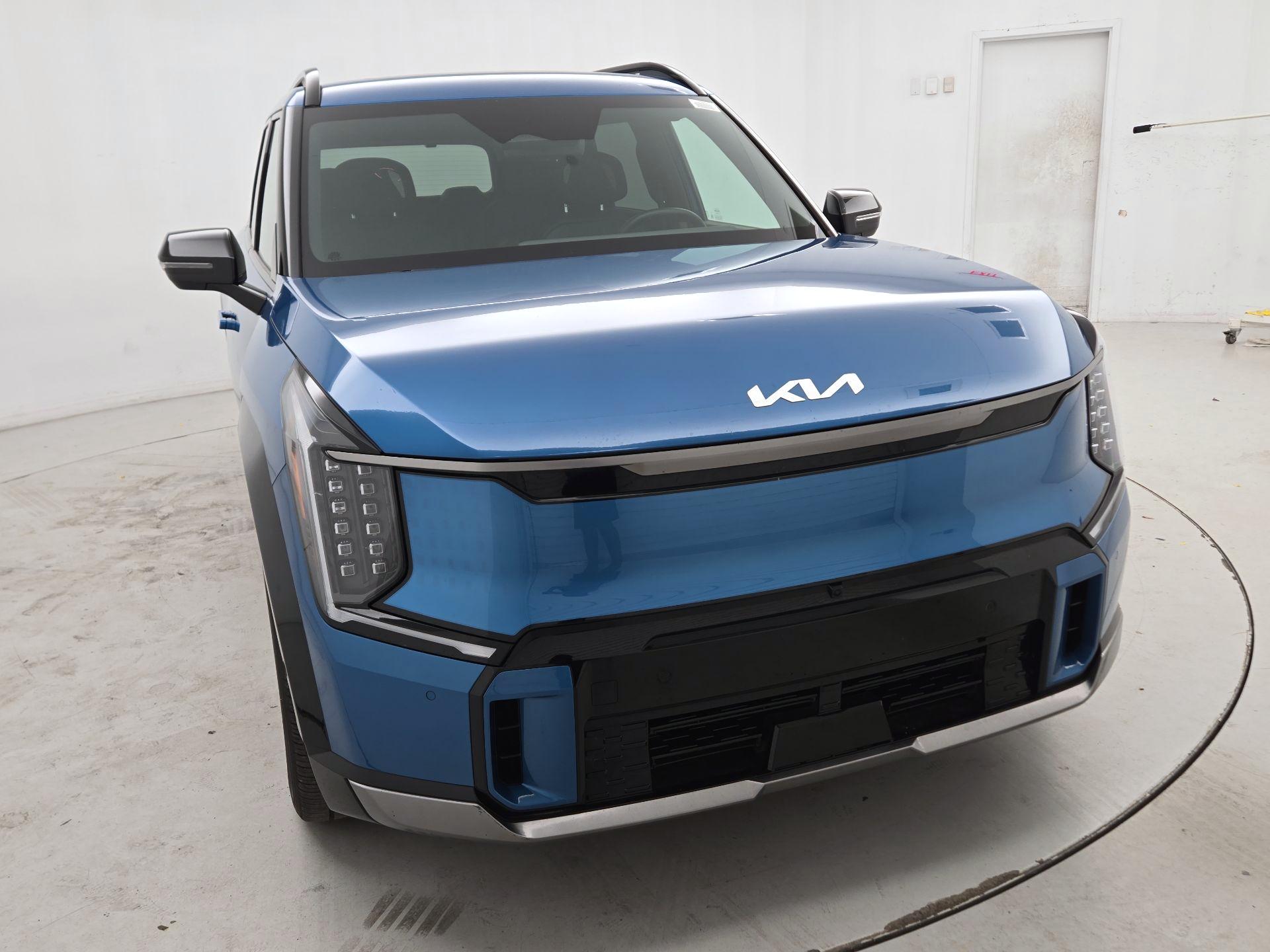 Thumbnail: 2024 Kia EV9 - 1