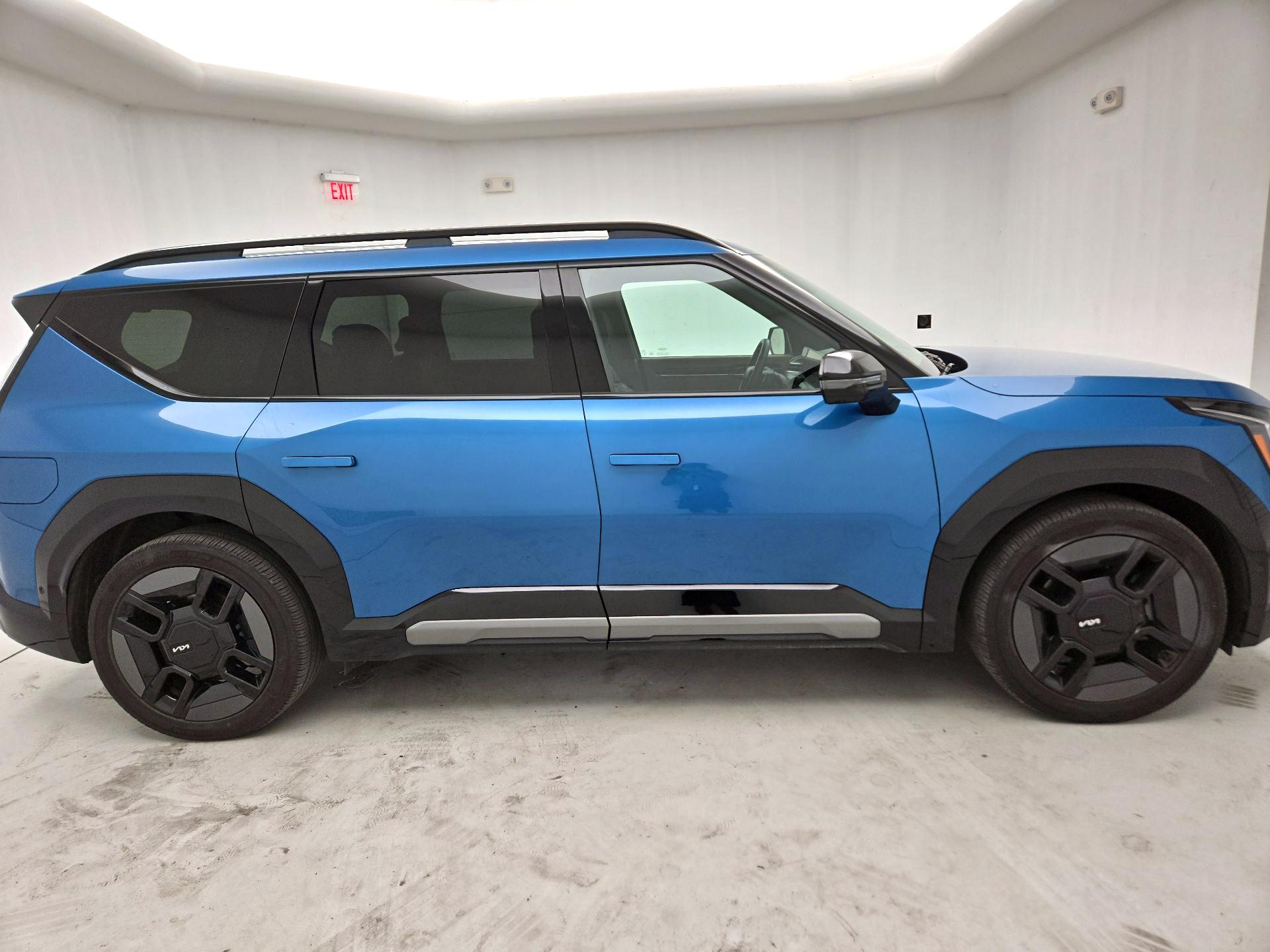 Thumbnail: 2024 Kia EV9 - 4