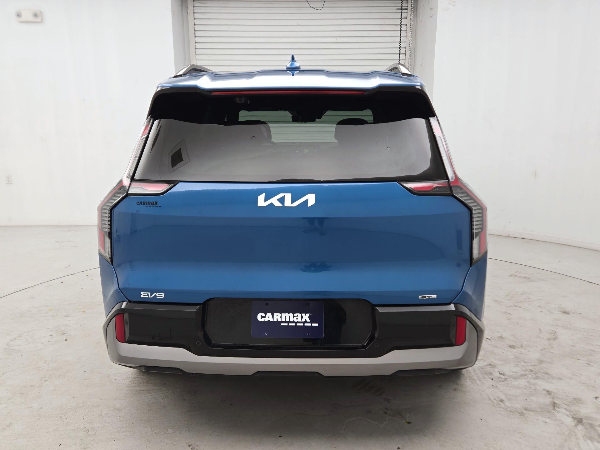 Thumbnail: 2024 Kia EV9 - 6