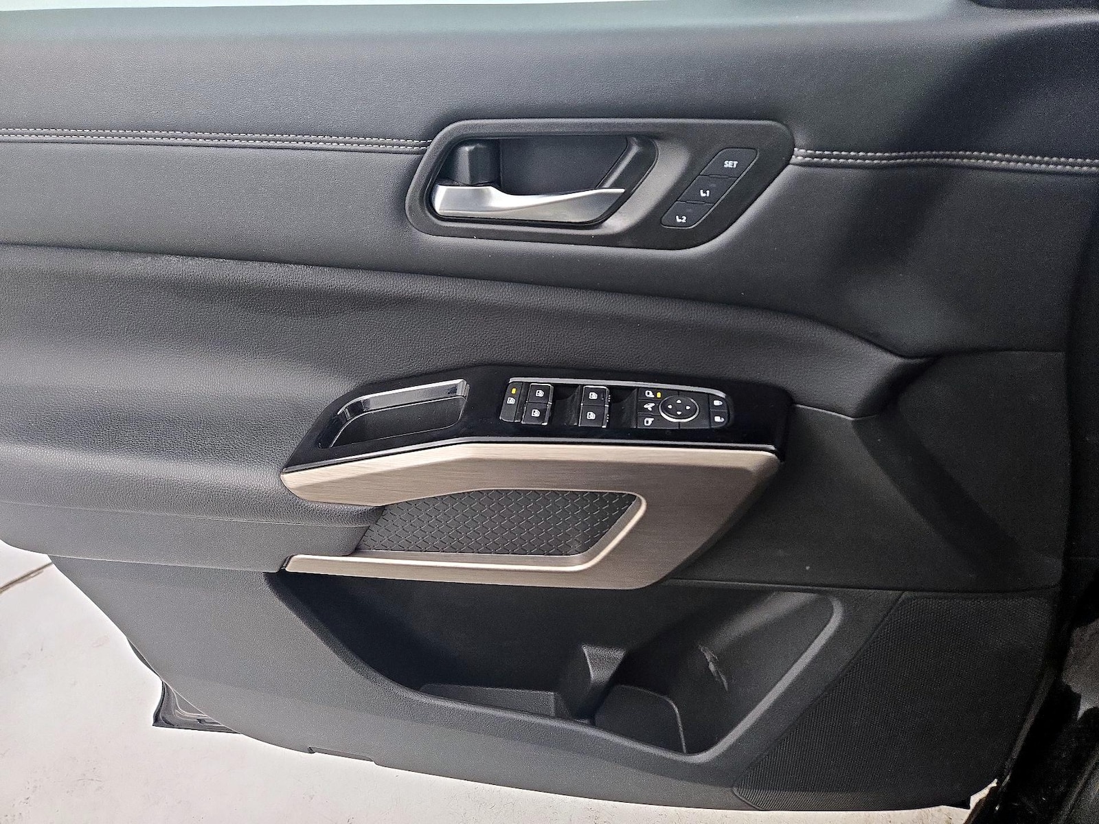 2023 Nissan Pathfinder Platinum - Photo 13