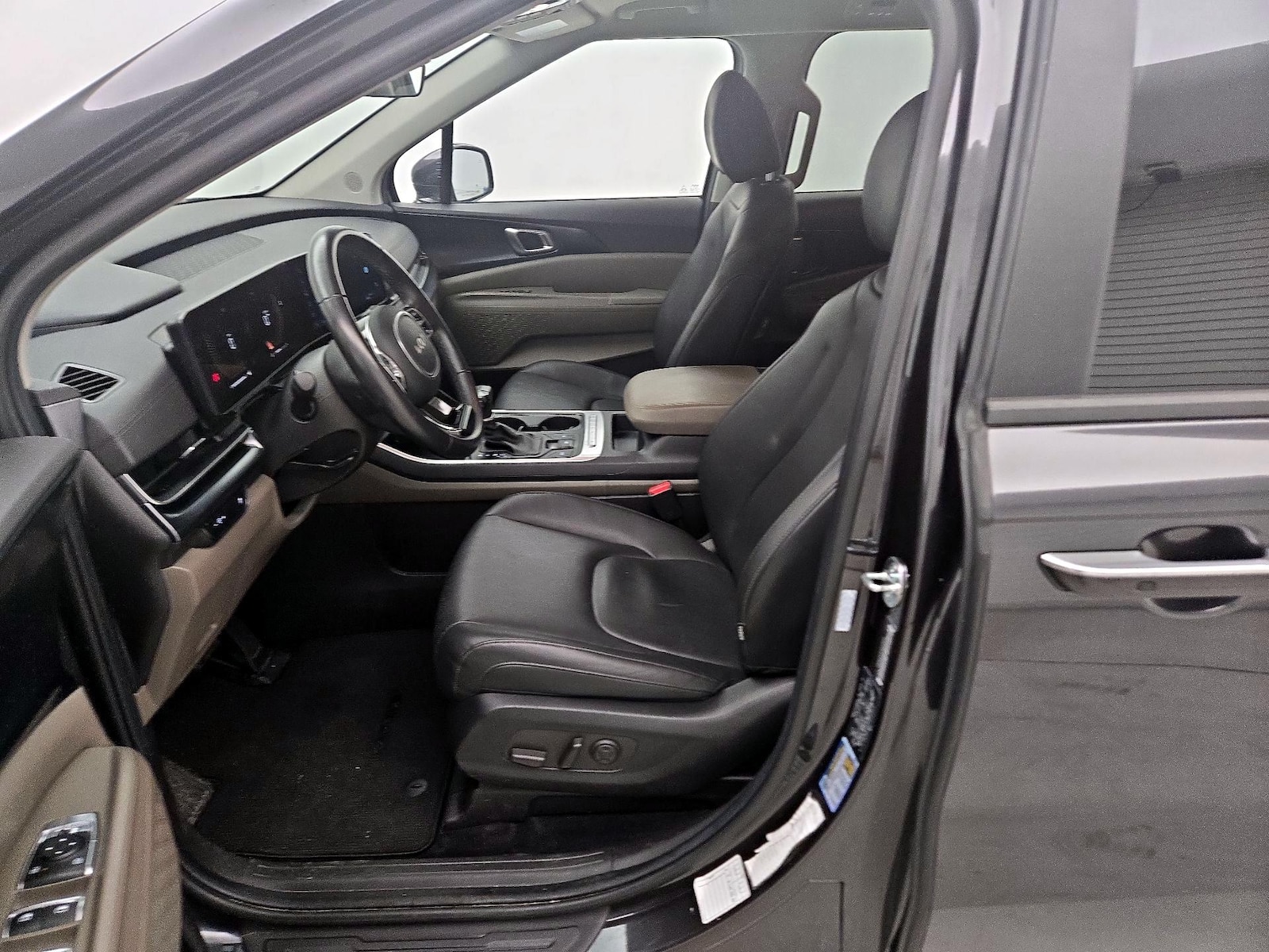 2025 Kia Carnival LXS - Photo 12