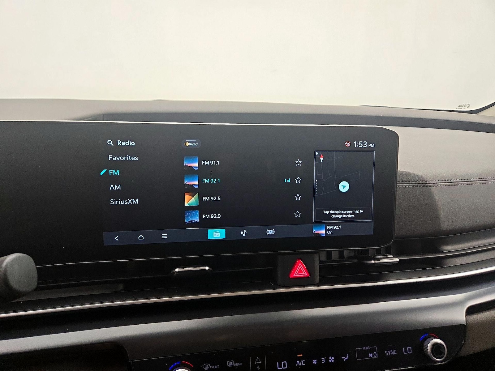 2025 Kia Carnival LXS - Photo 17