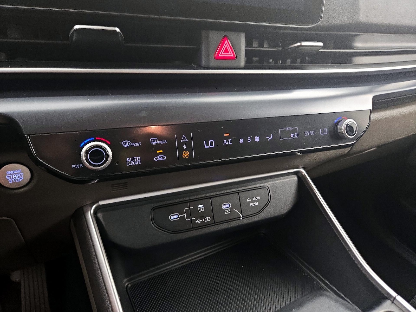 2025 Kia Carnival LXS - Photo 18