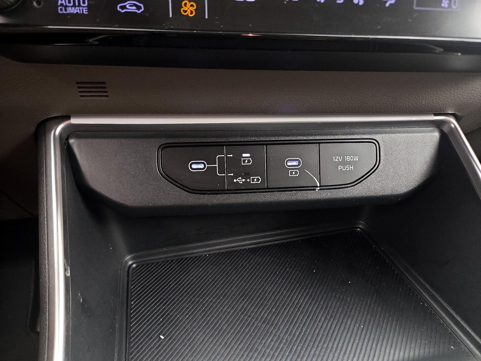 2025 Kia Carnival LXS - Photo 20