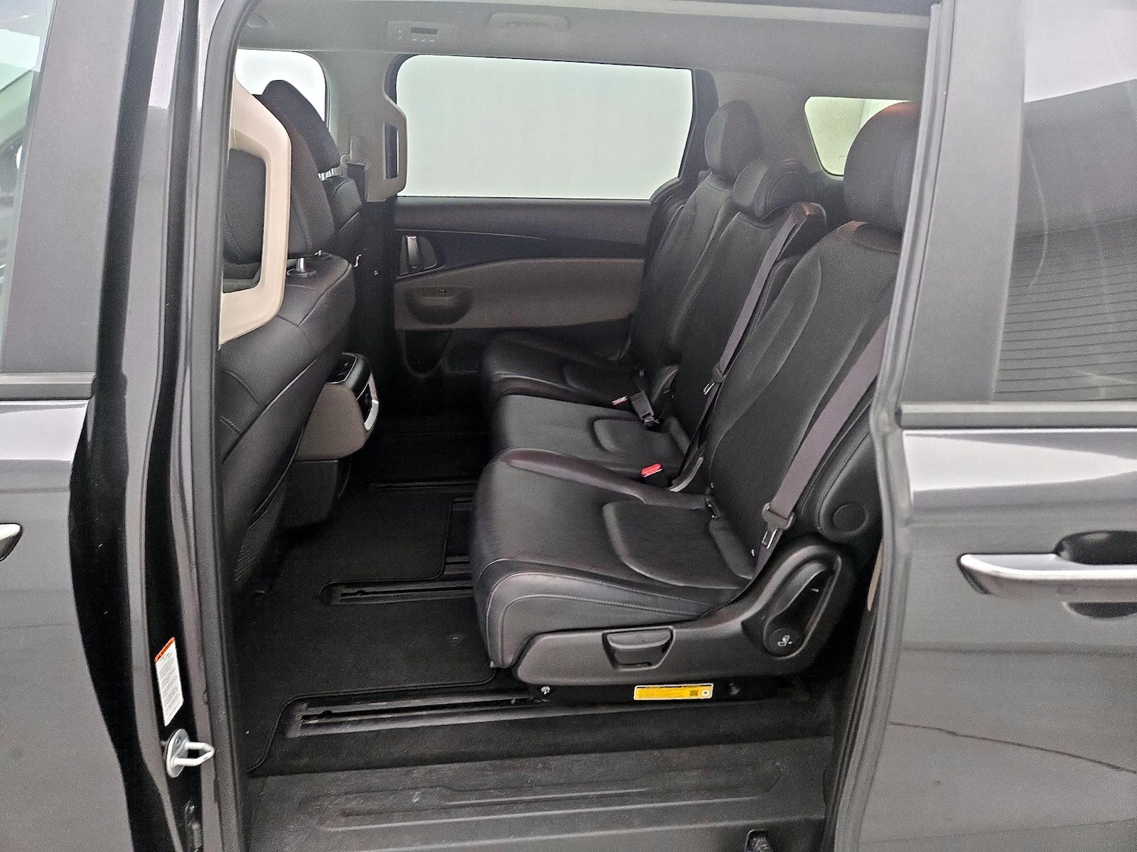 2025 Kia Carnival LXS - Photo 21