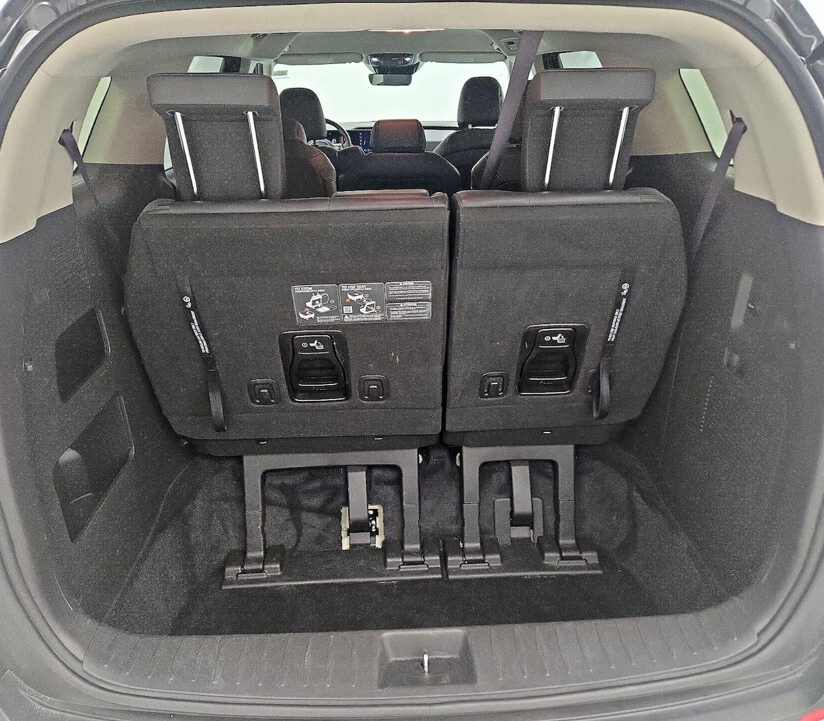 Trunk/Cargo (Seats Up)
