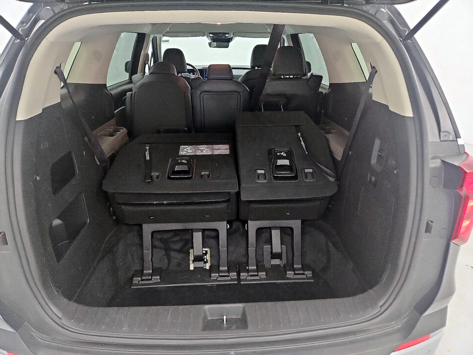 2025 Kia Carnival LXS - Photo 24