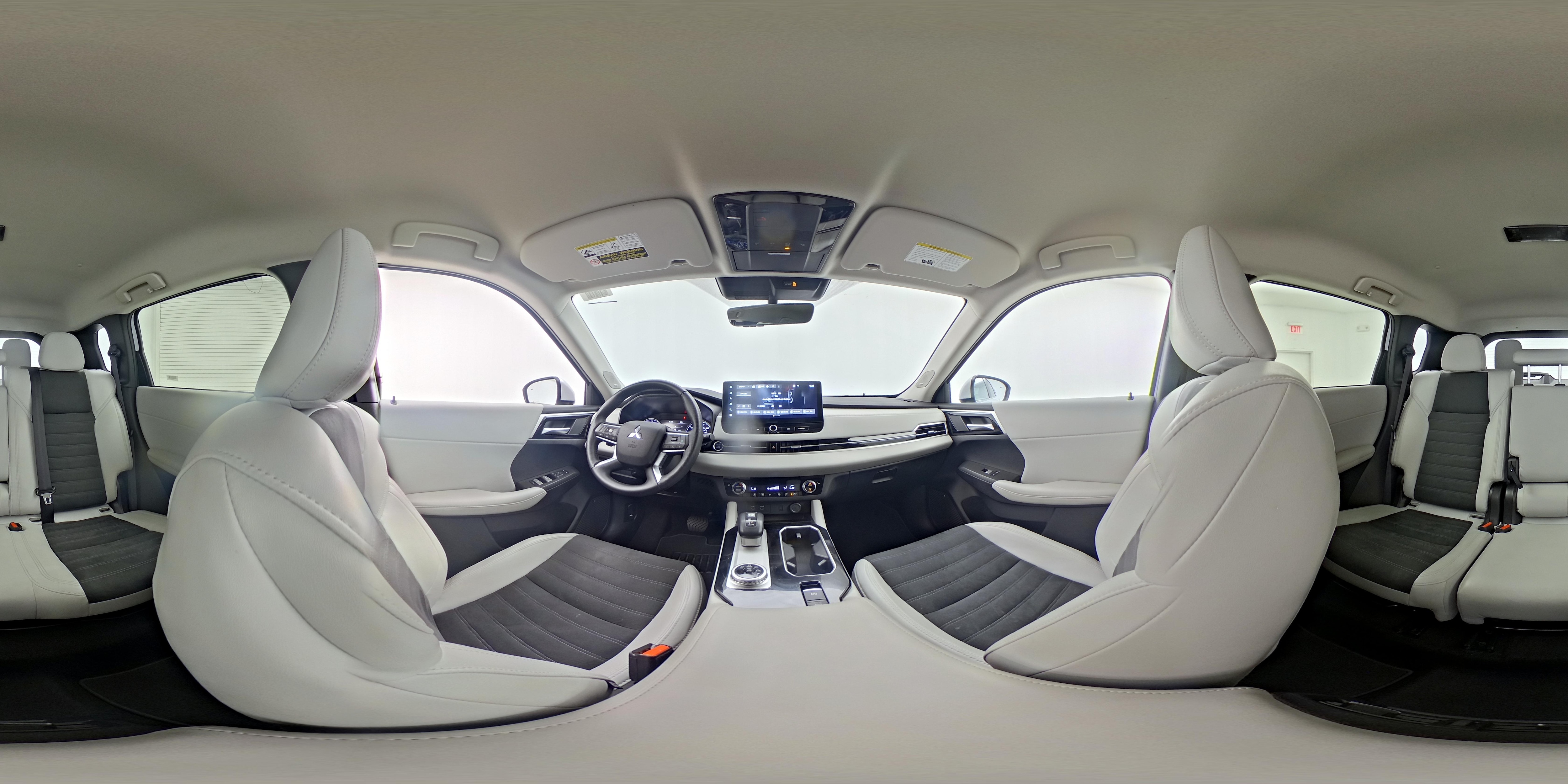 2025 Mitsubishi Outlander SE - Photo 28
