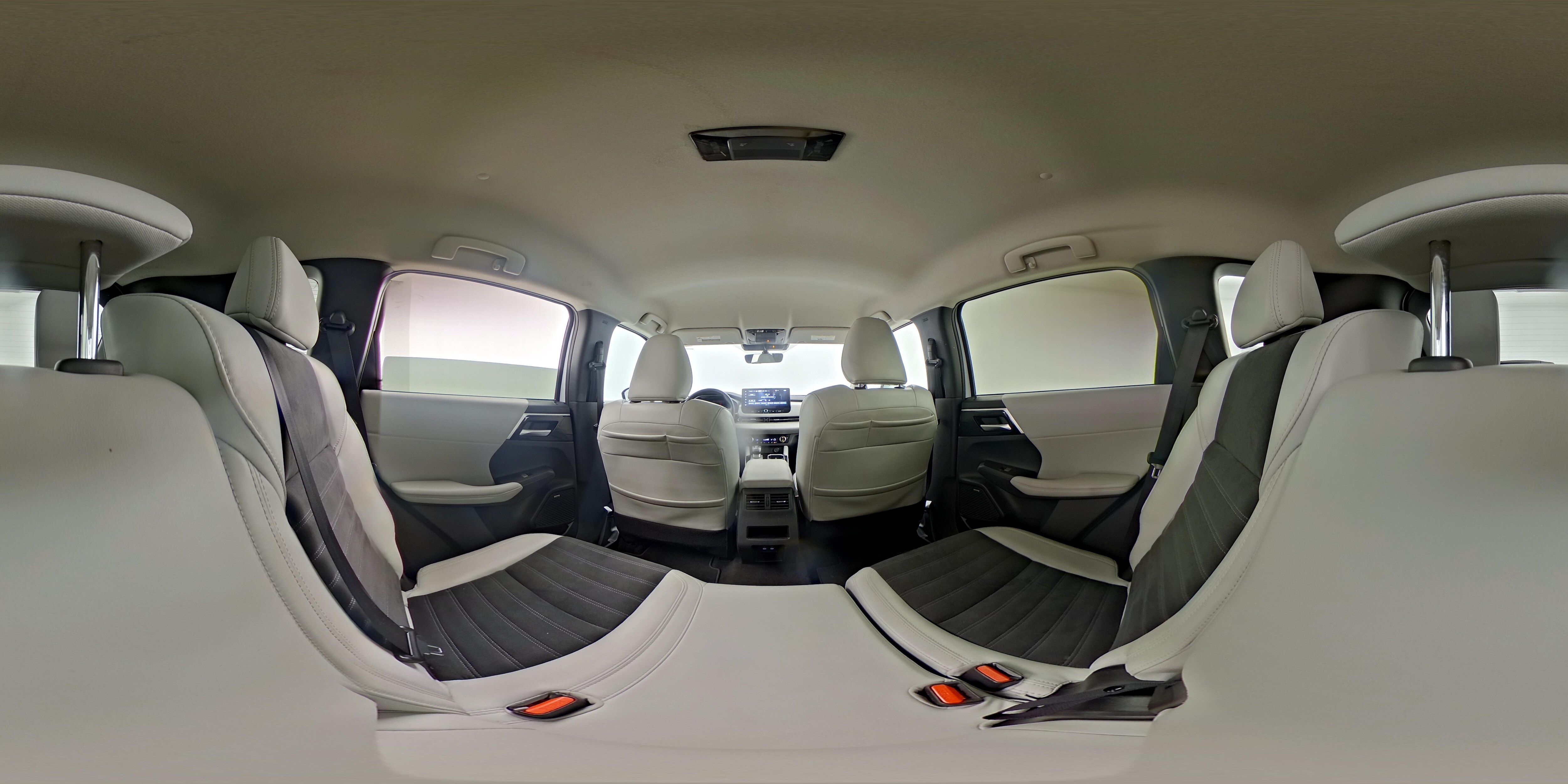 2025 Mitsubishi Outlander SE - Photo 29