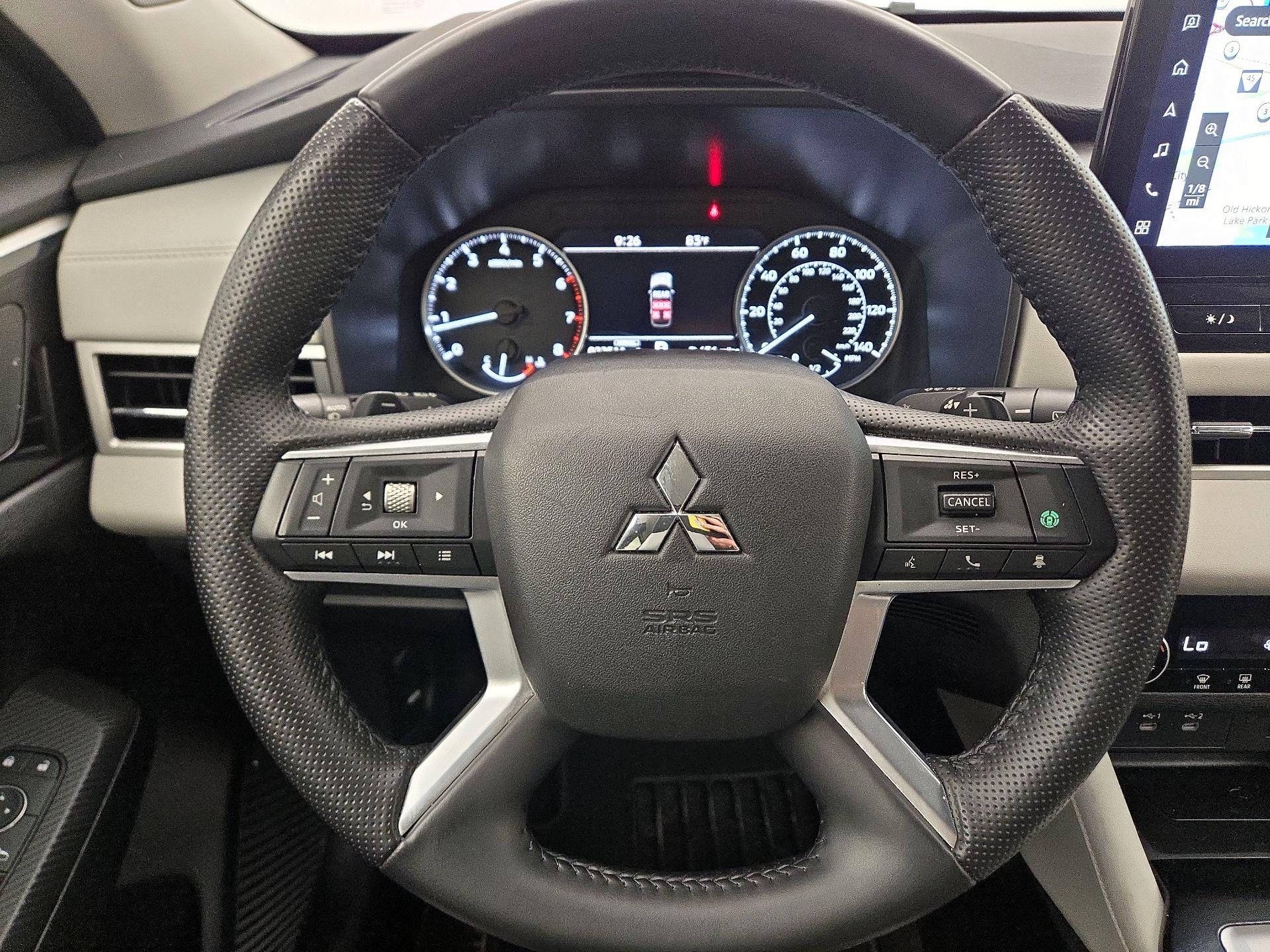 Thumbnail: 2025 Mitsubishi Outlander - 10