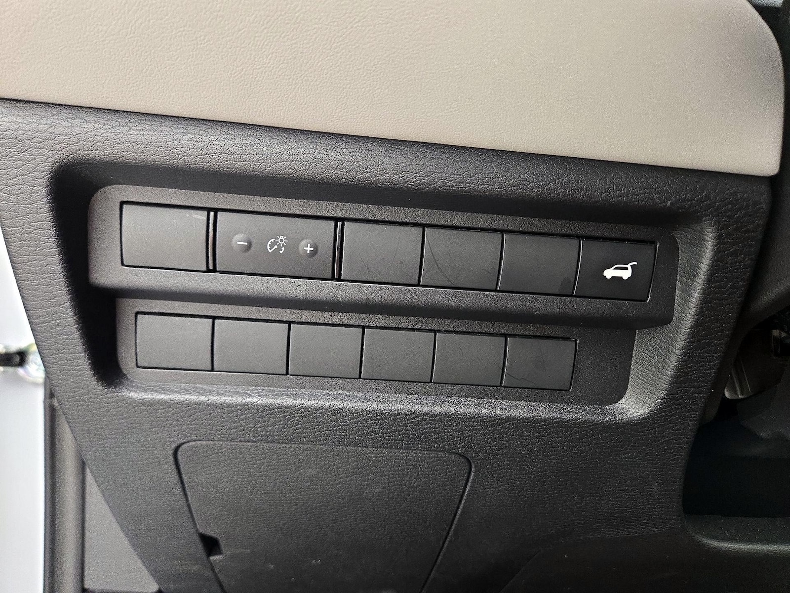 2025 Mitsubishi Outlander SE - Photo 14