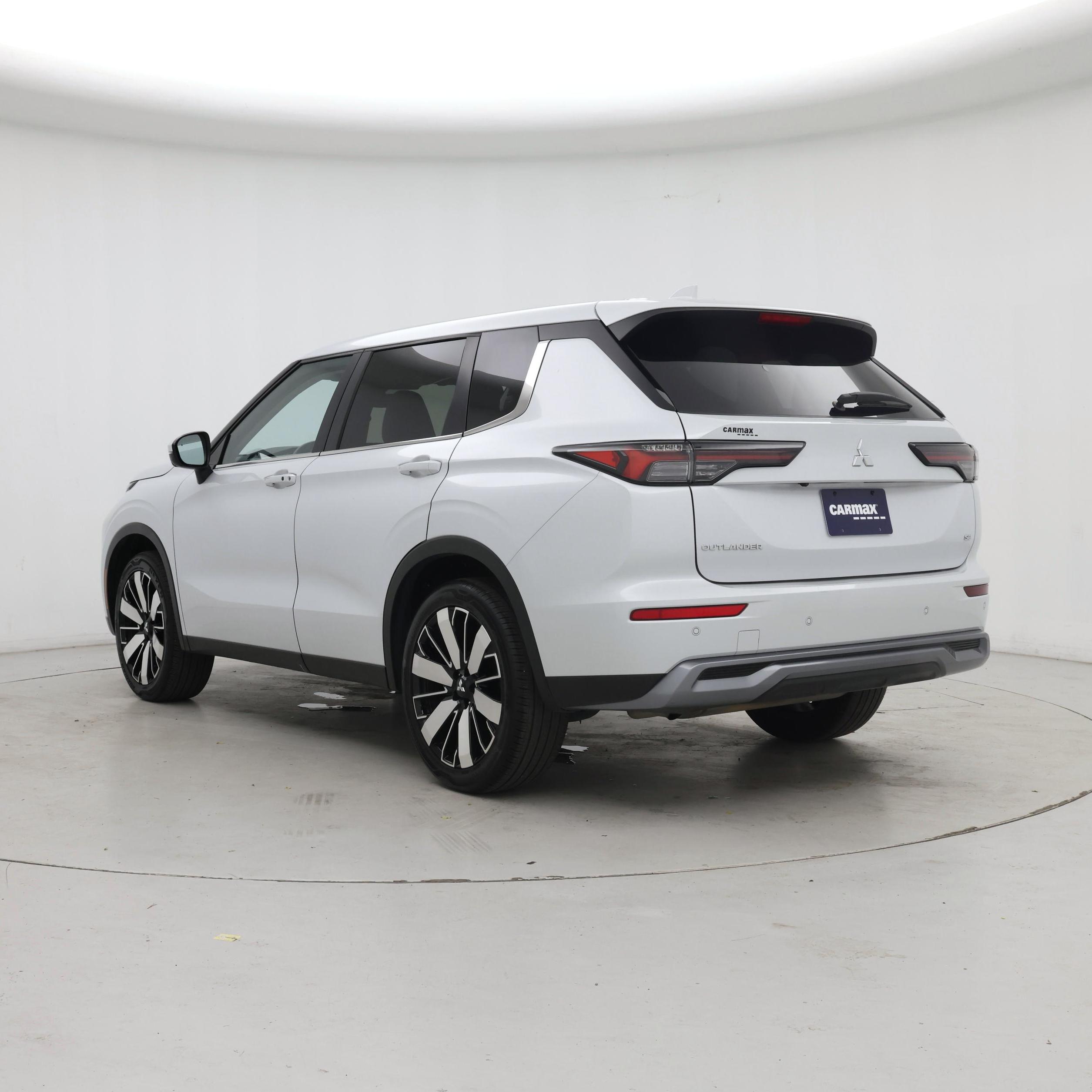Thumbnail: 2025 Mitsubishi Outlander - 2