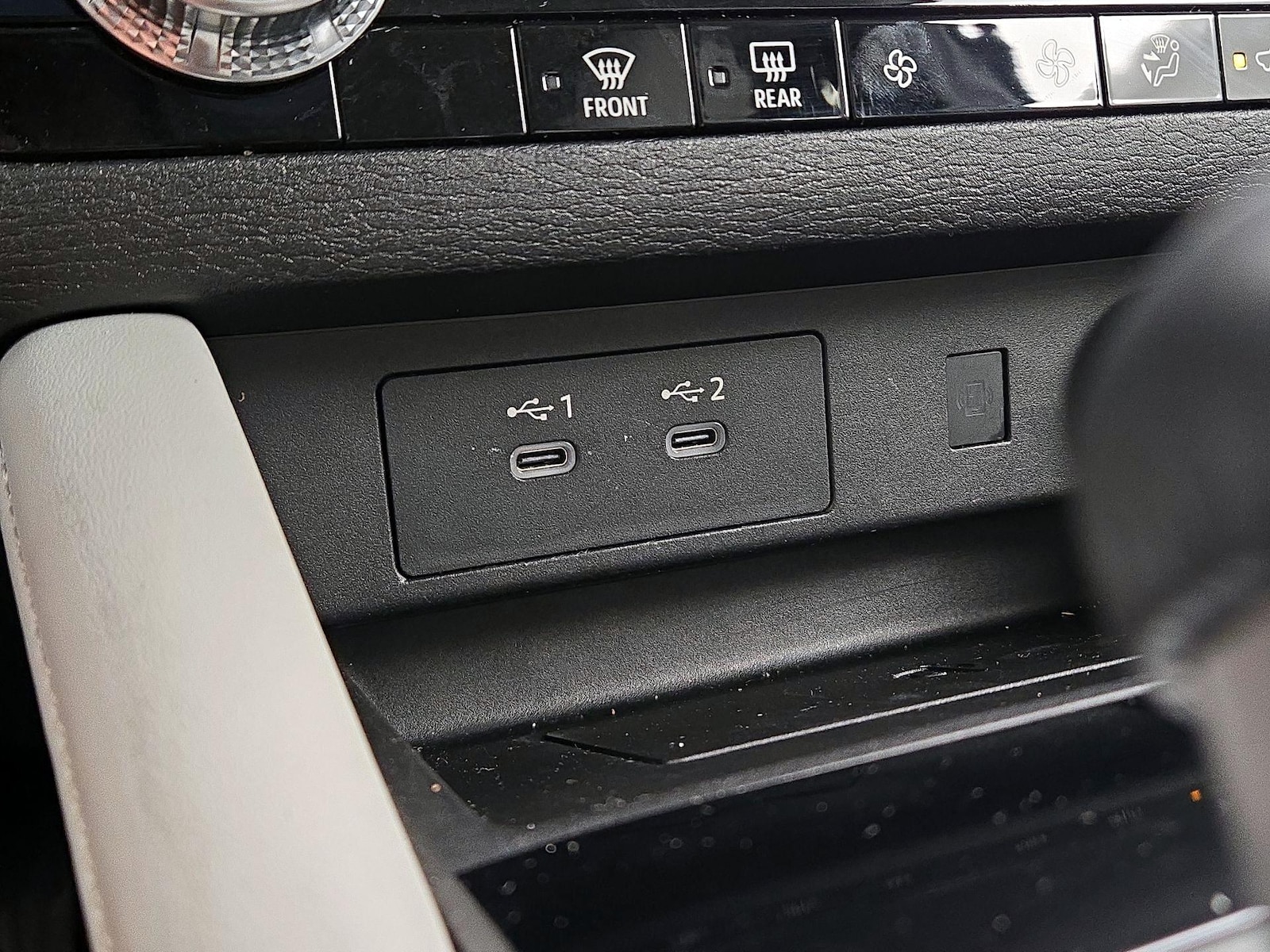 2025 Mitsubishi Outlander SE - Photo 20