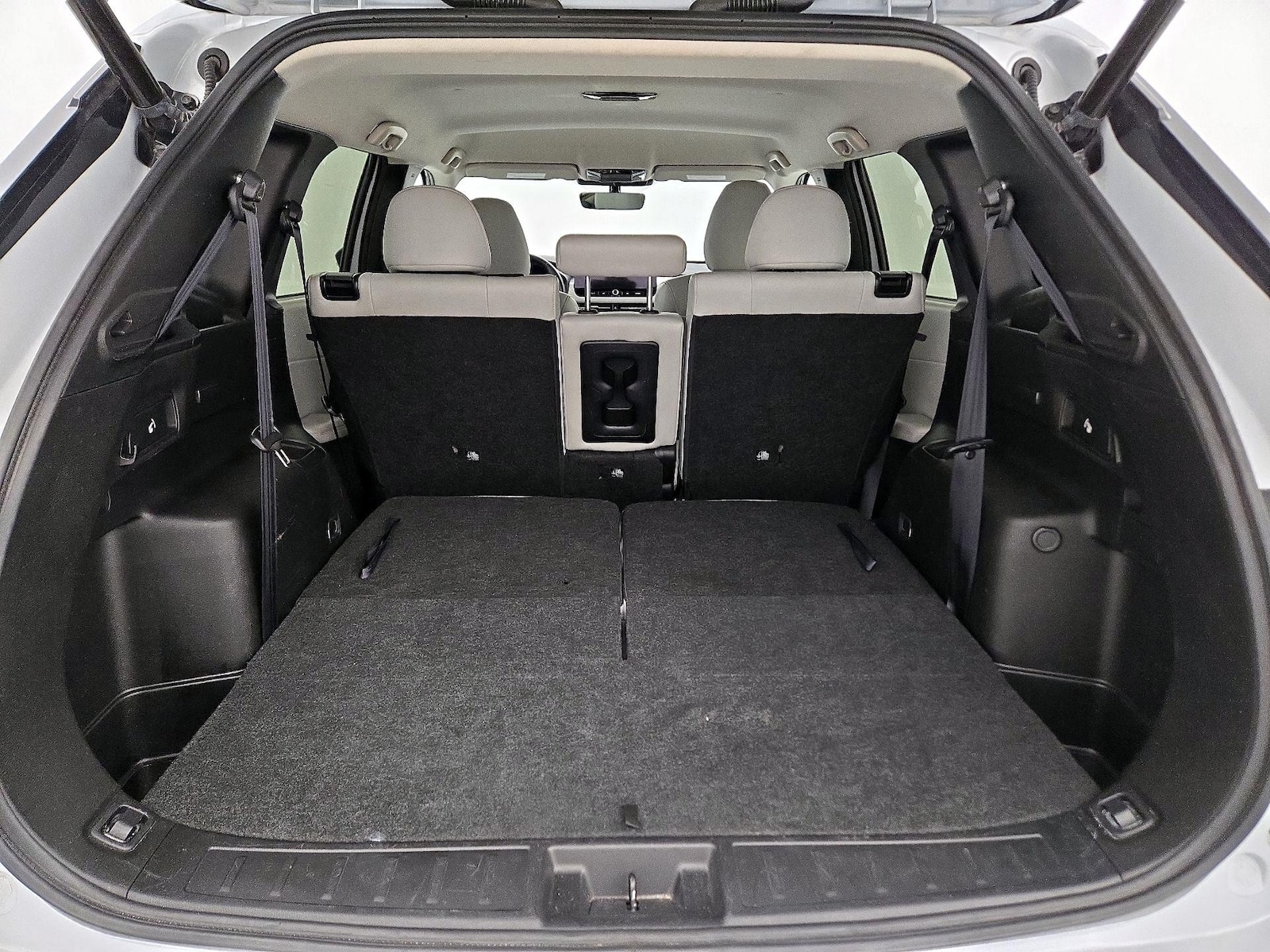 2025 Mitsubishi Outlander SE - Photo 24