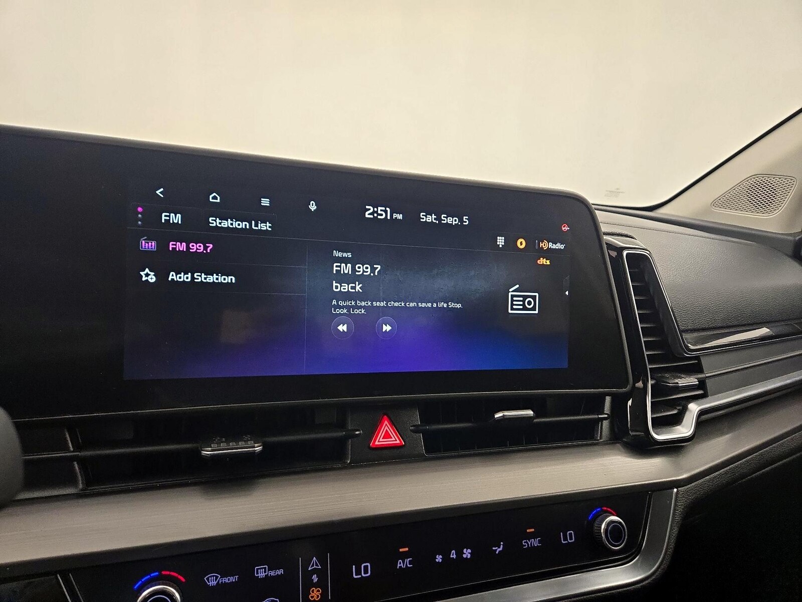 2023 Kia Sportage EX - Photo 8