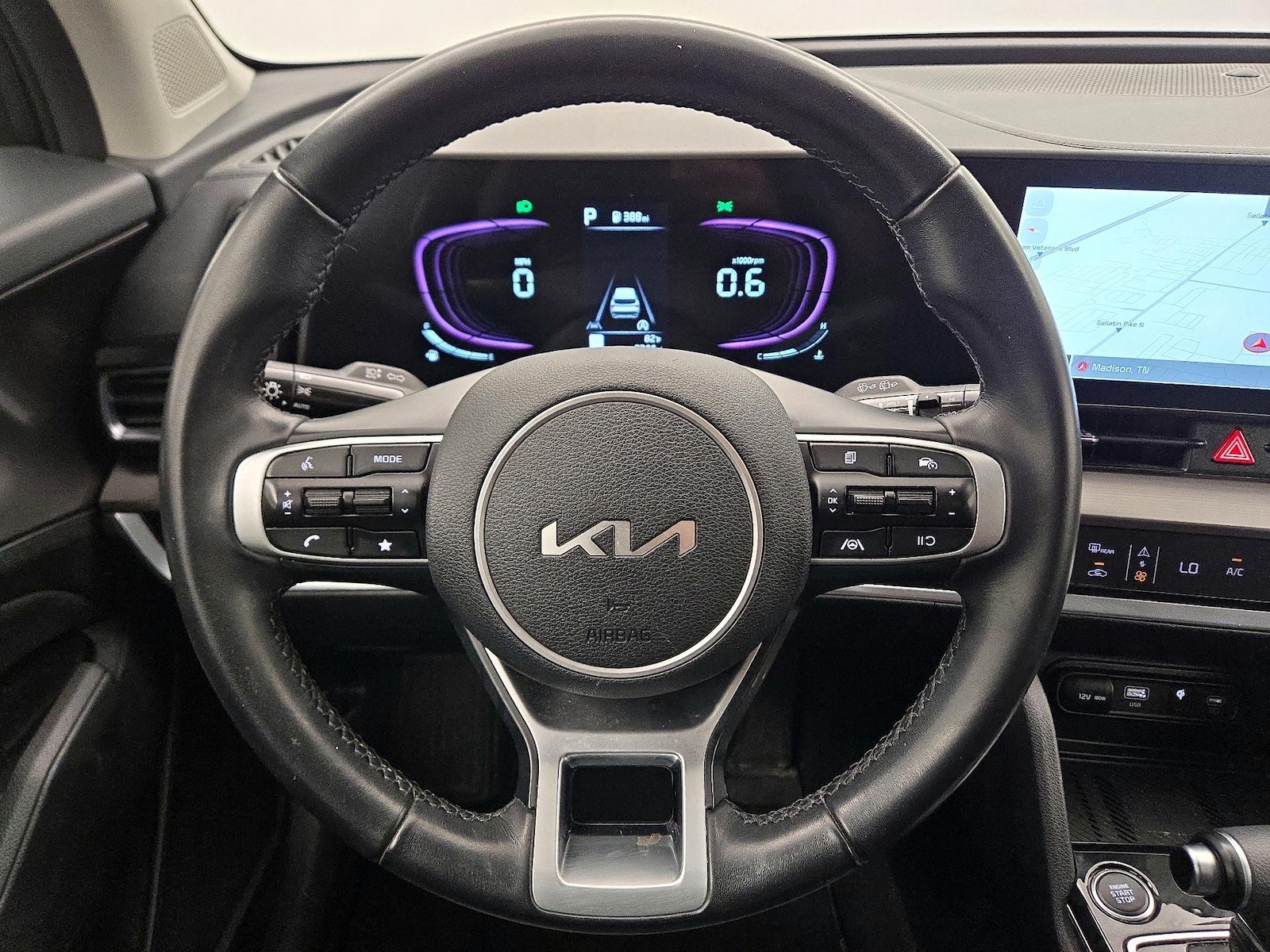 2023 Kia Sportage EX - Photo 11
