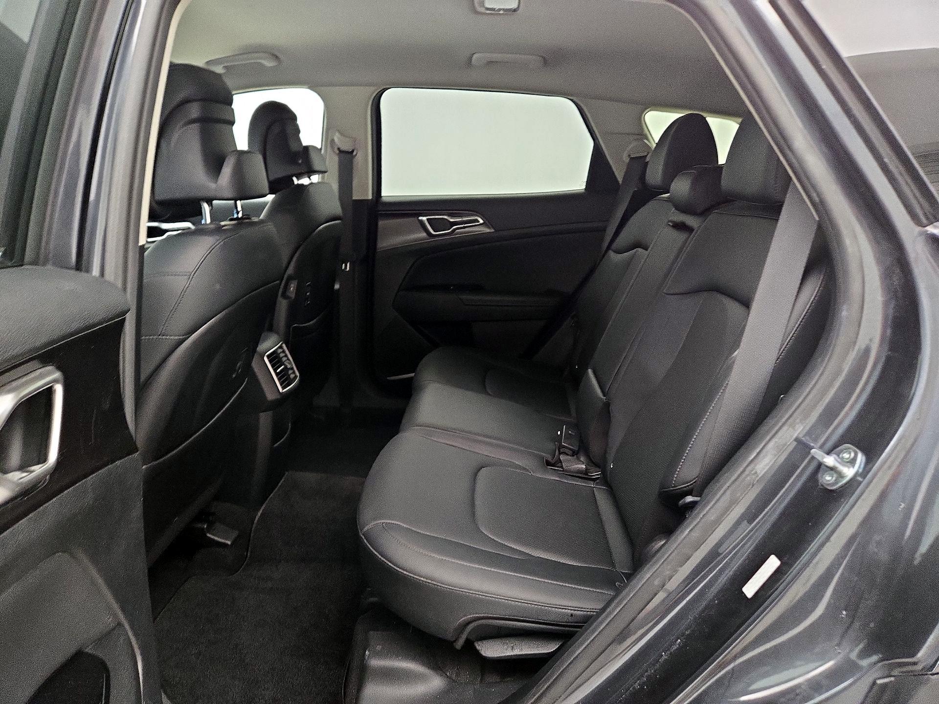 Thumbnail: 2023 Kia Sportage - 20
