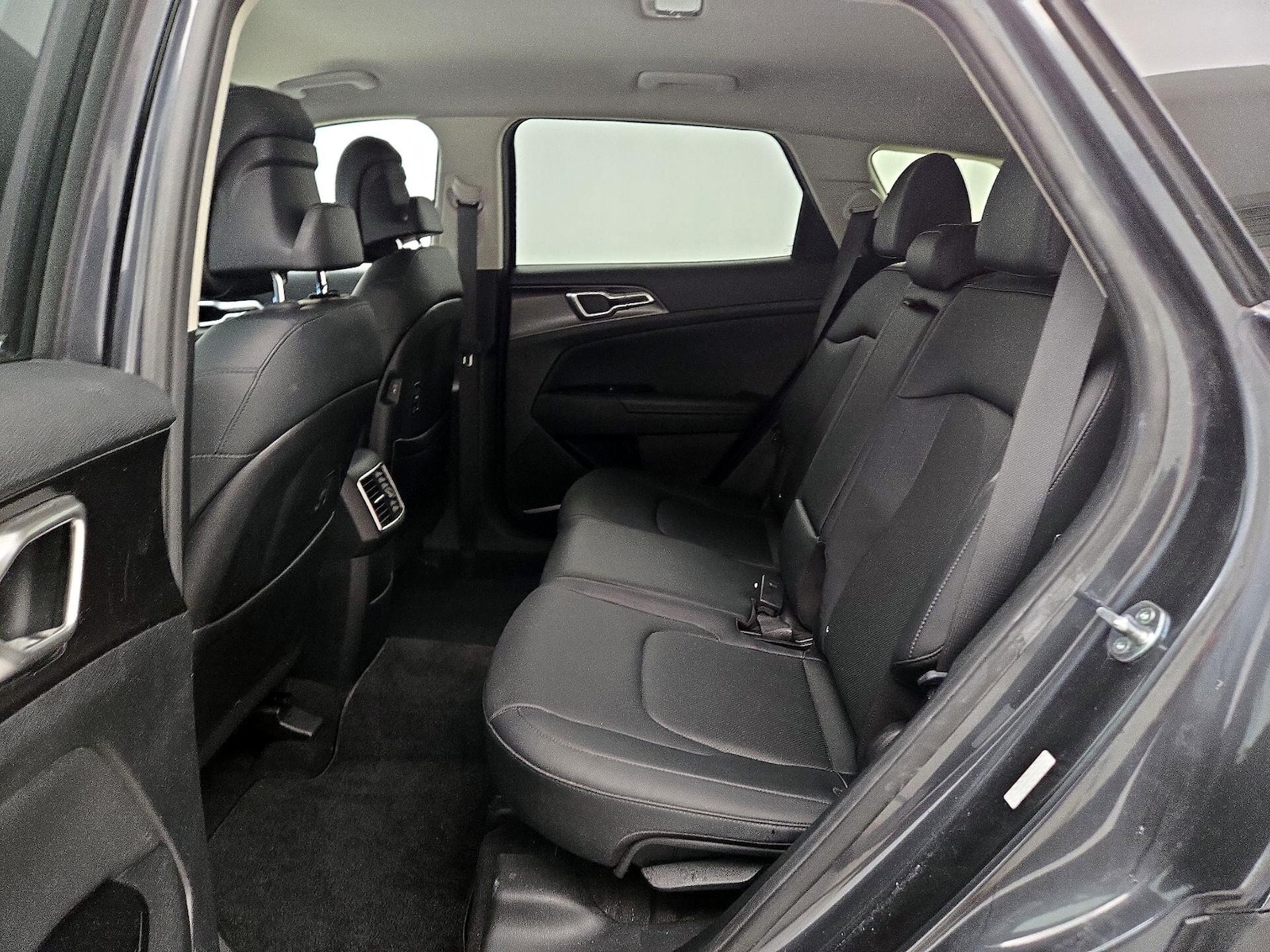 2023 Kia Sportage EX - Photo 21