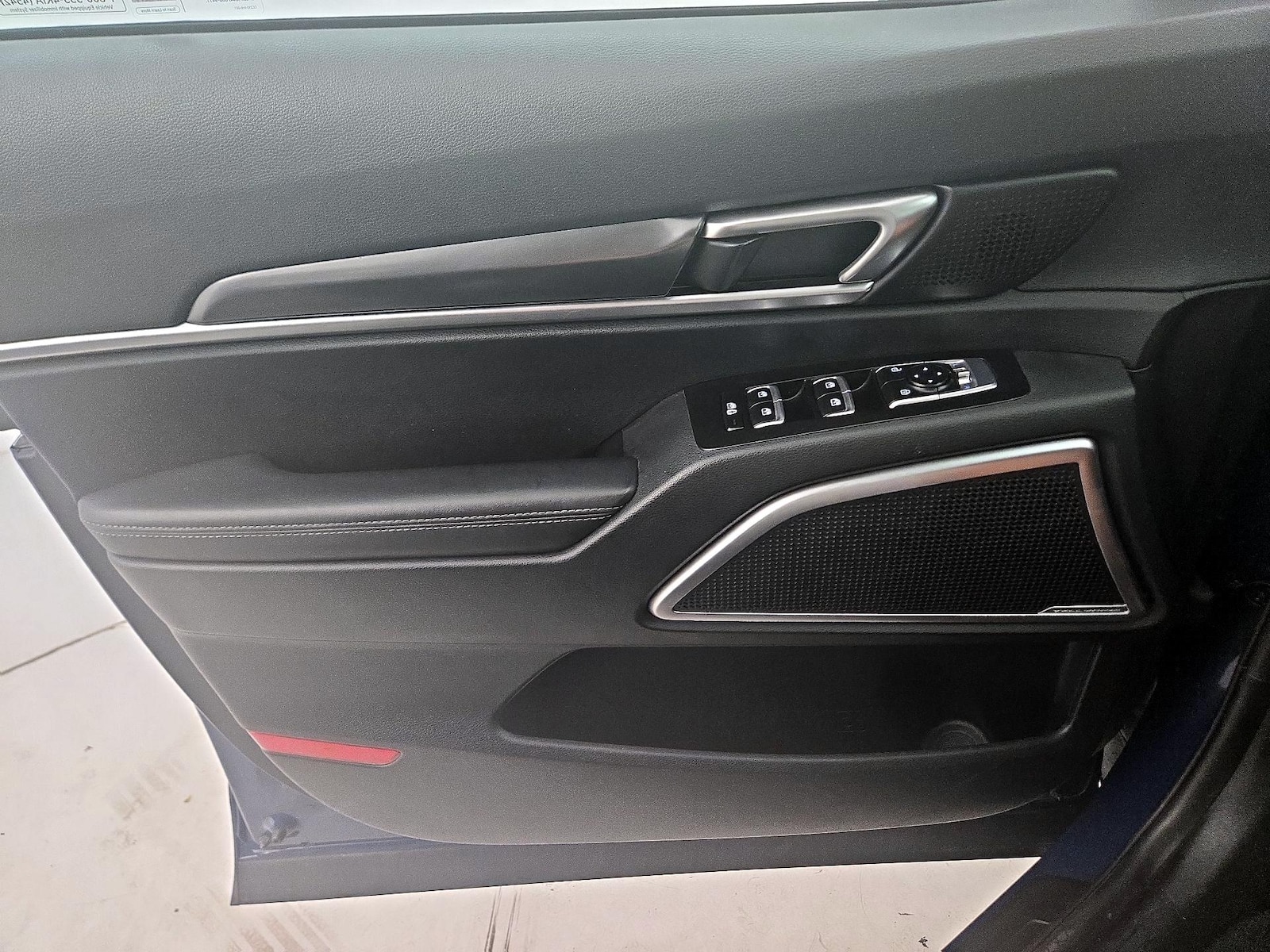 2025 Kia Telluride S - Photo 13