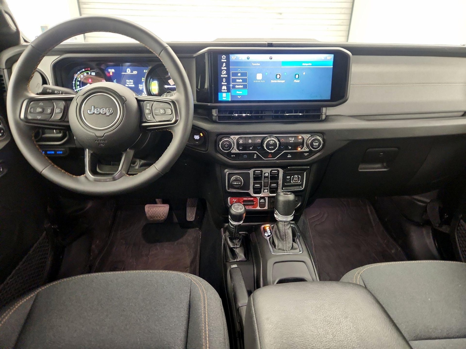 Apple CarPlay® & Android Auto™