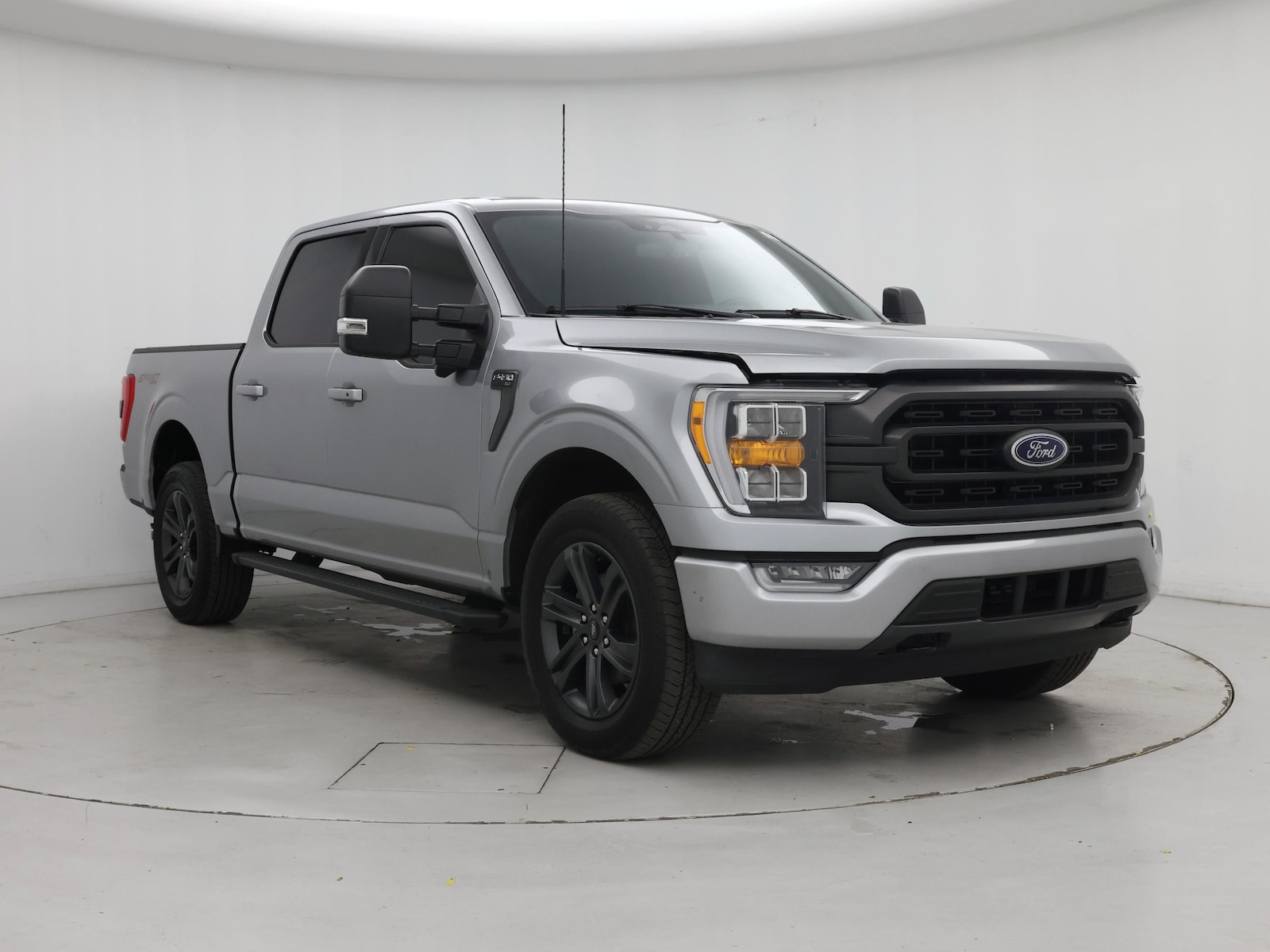 2023 Ford F-150 XLT - Photo 2