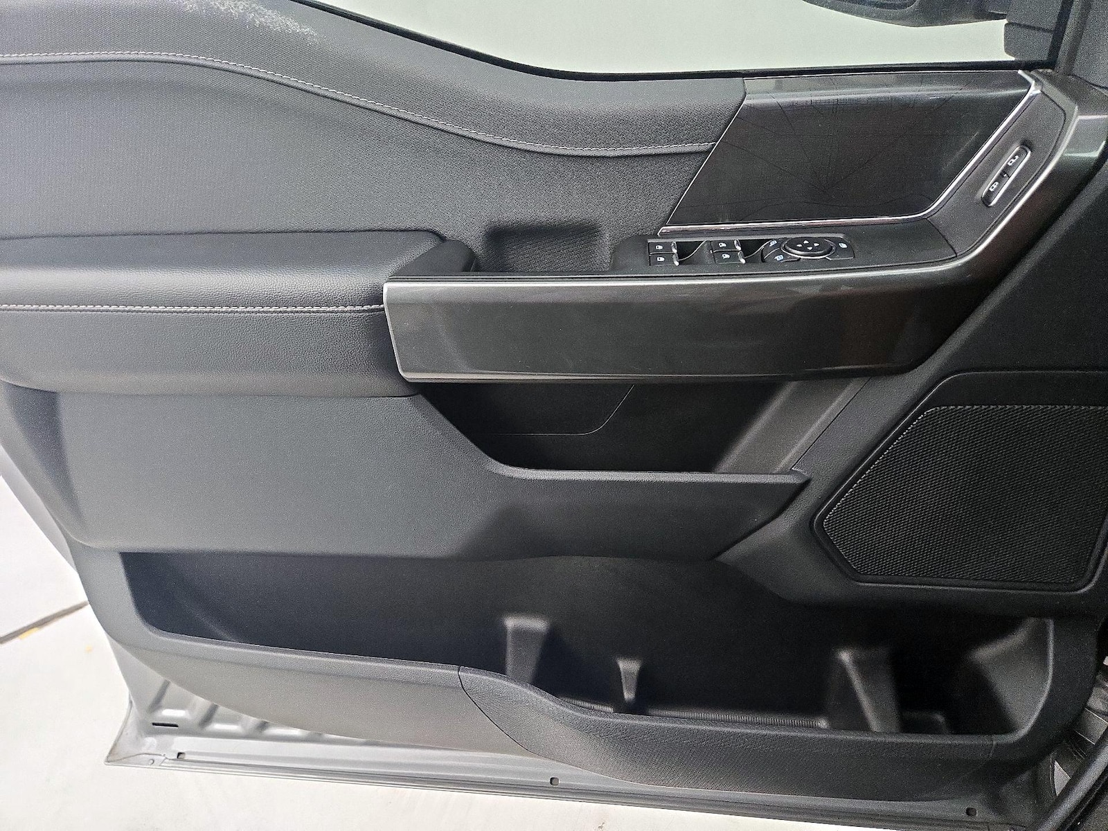 2023 Ford F-150 XLT - Photo 13