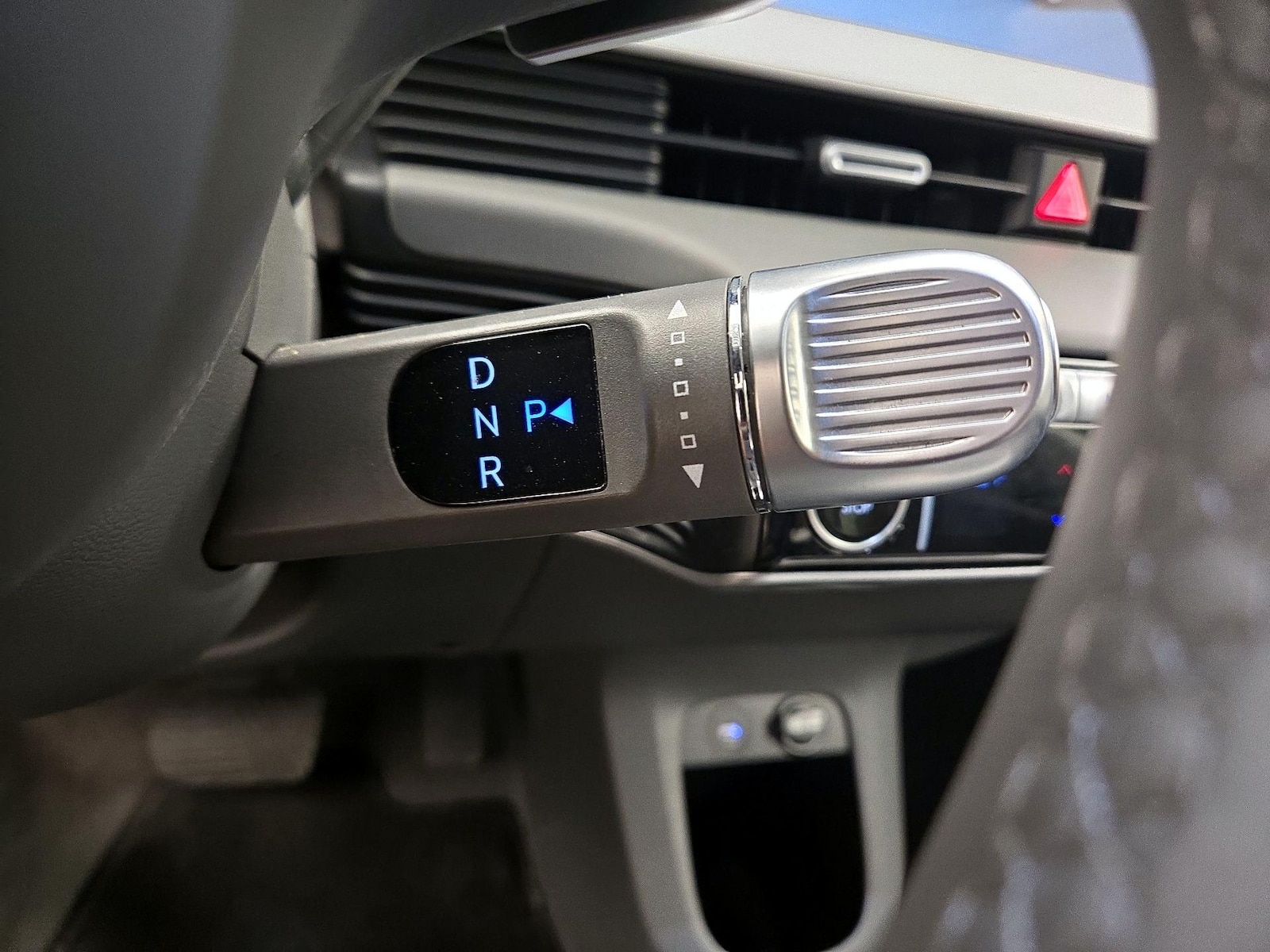 2024 Hyundai IONIQ 5 SEL - Photo 10
