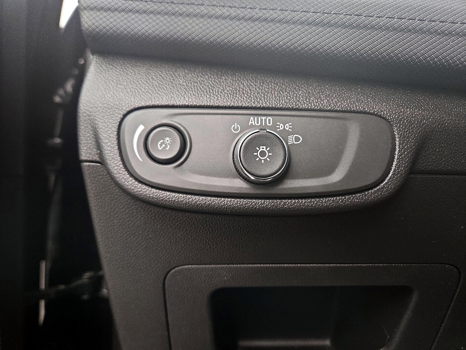 2024 Chevrolet TrailBlazer LS - Photo 14