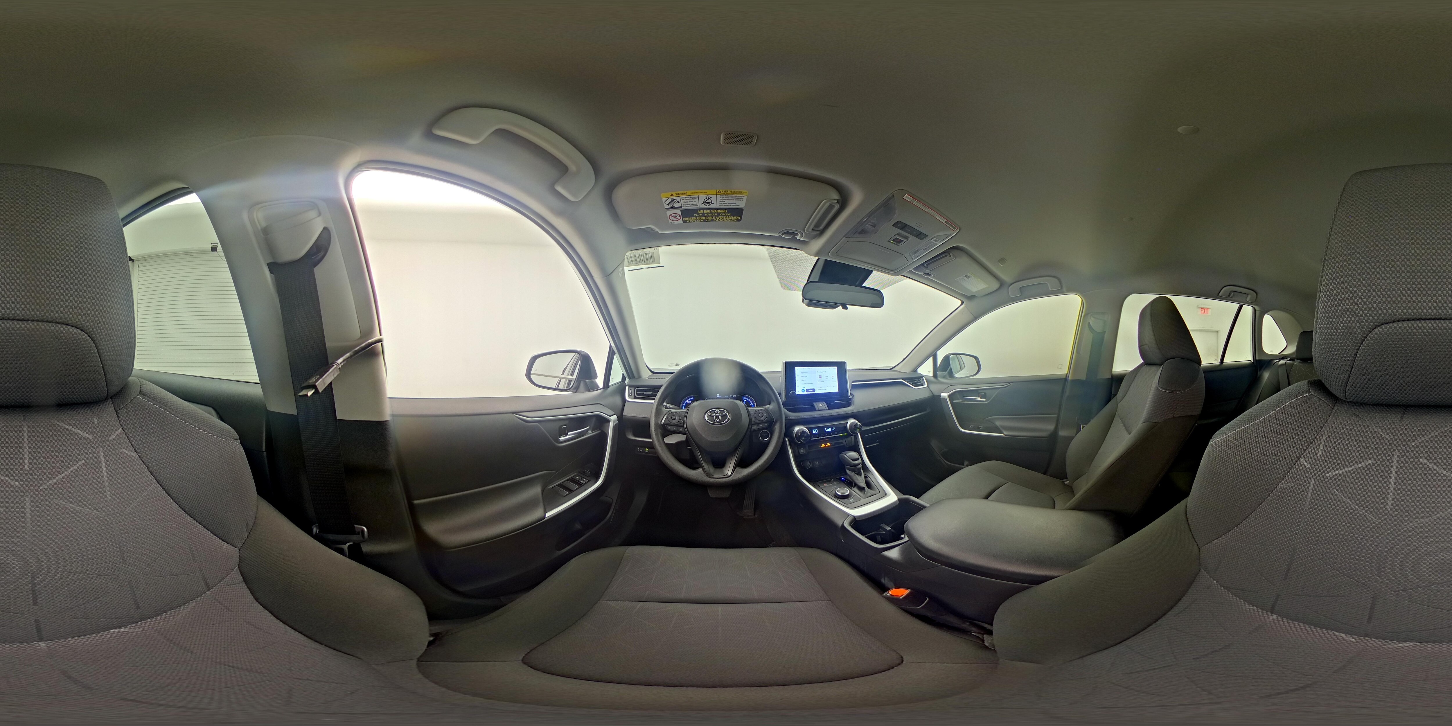 2025 Toyota RAV4 XLE - Photo 27