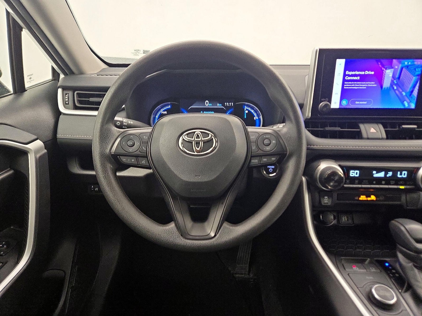 2025 Toyota RAV4 XLE - Photo 11