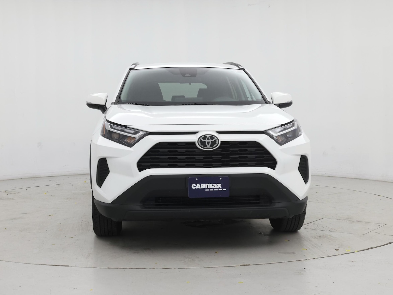 2025 Toyota RAV4 XLE - Photo 6