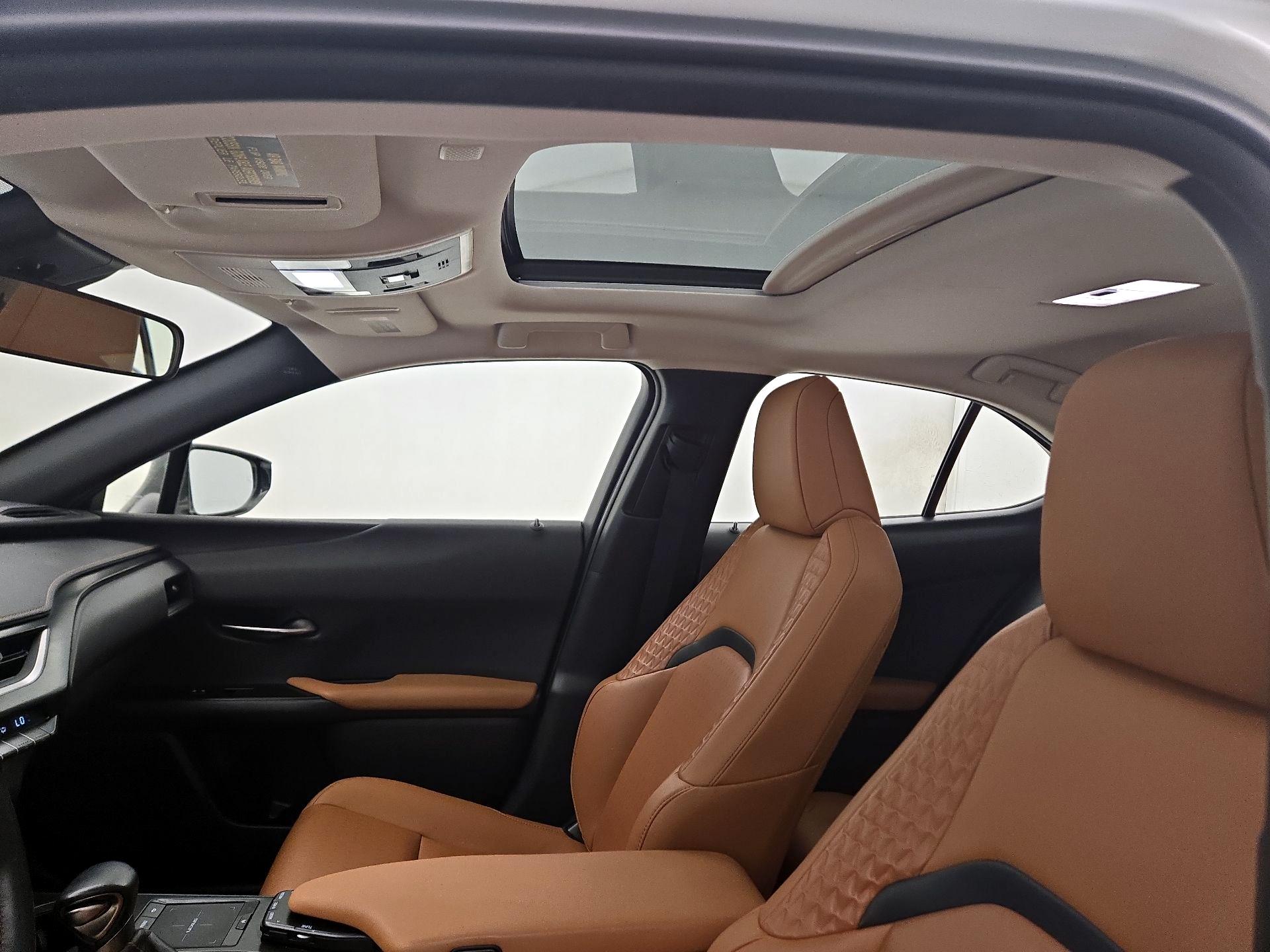 Thumbnail: 2021 Lexus UX - 19