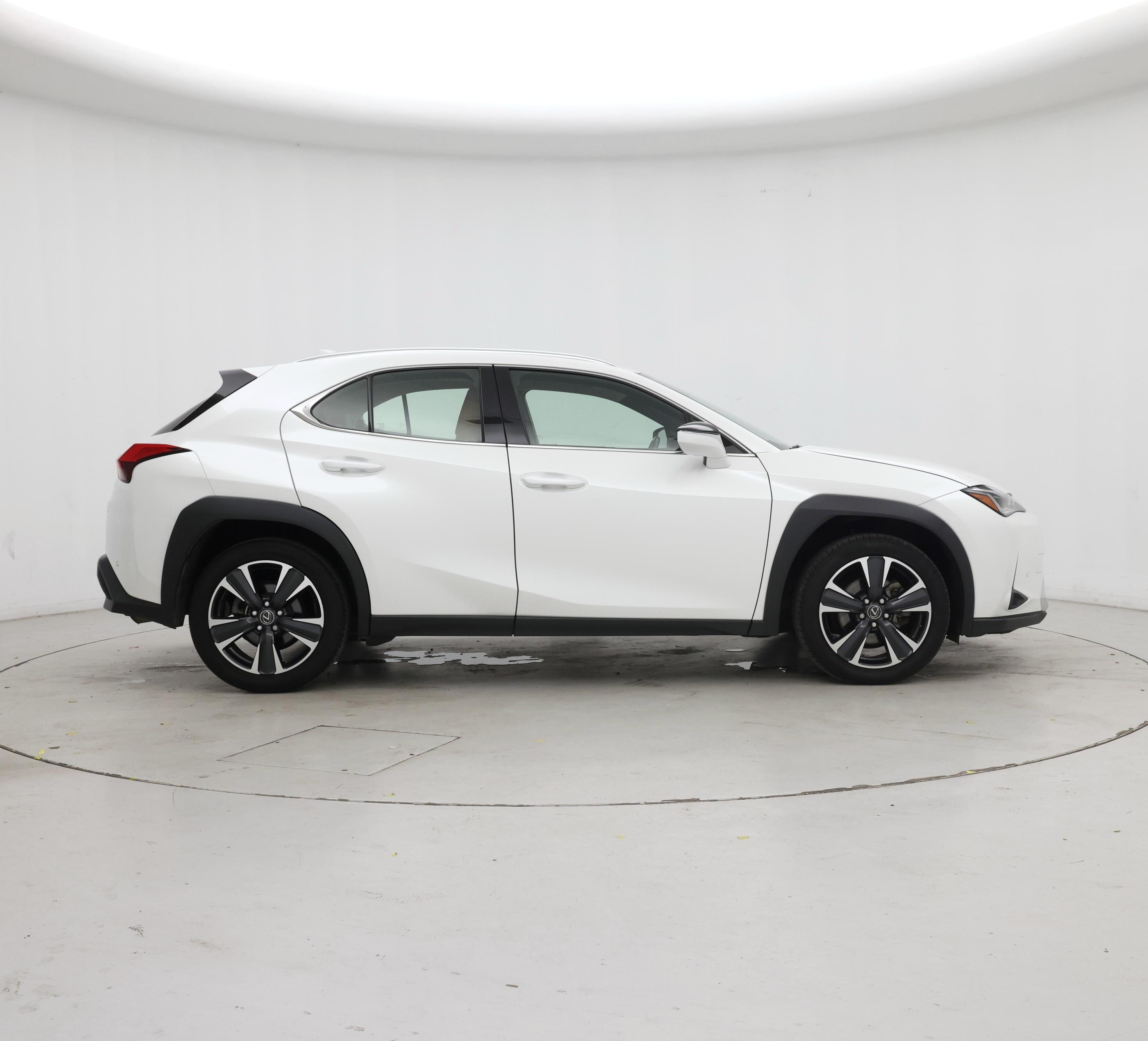 Thumbnail: 2021 Lexus UX - 7