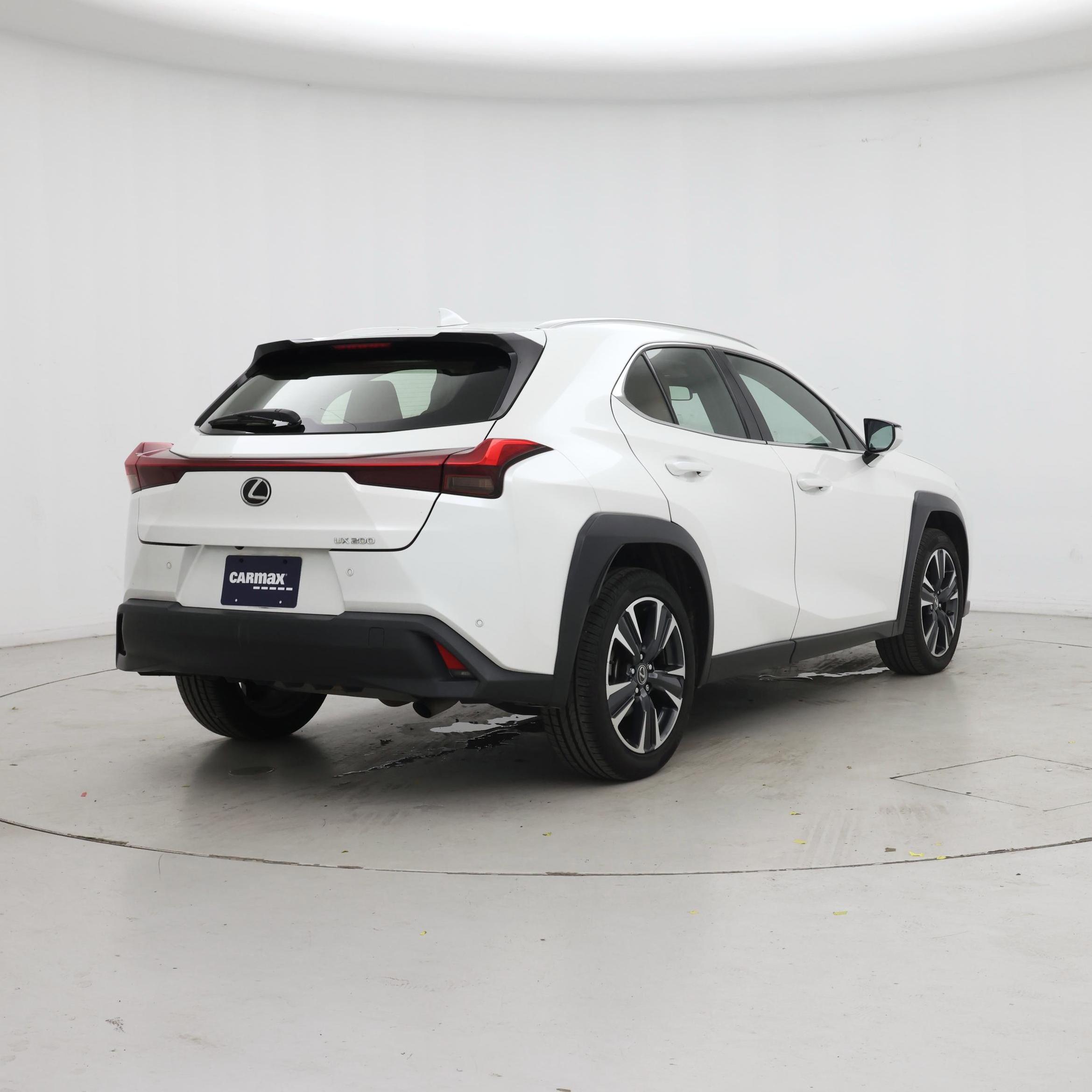 Thumbnail: 2021 Lexus UX - 8