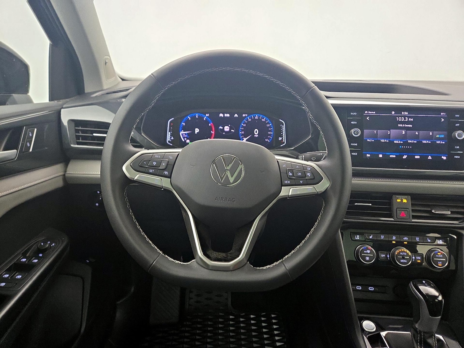 2024 Volkswagen Taos SEL - Photo 11