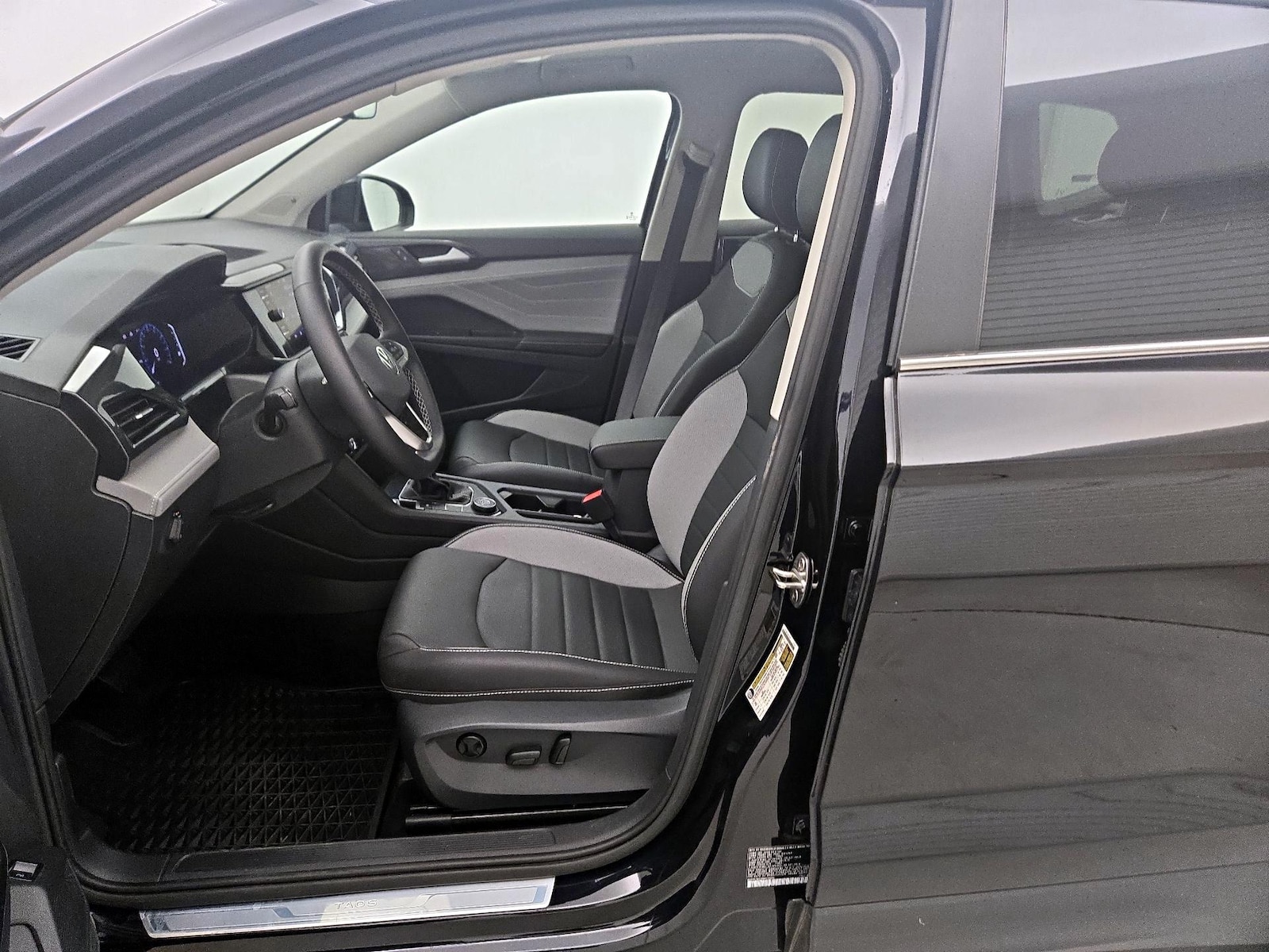 2024 Volkswagen Taos SEL - Photo 12
