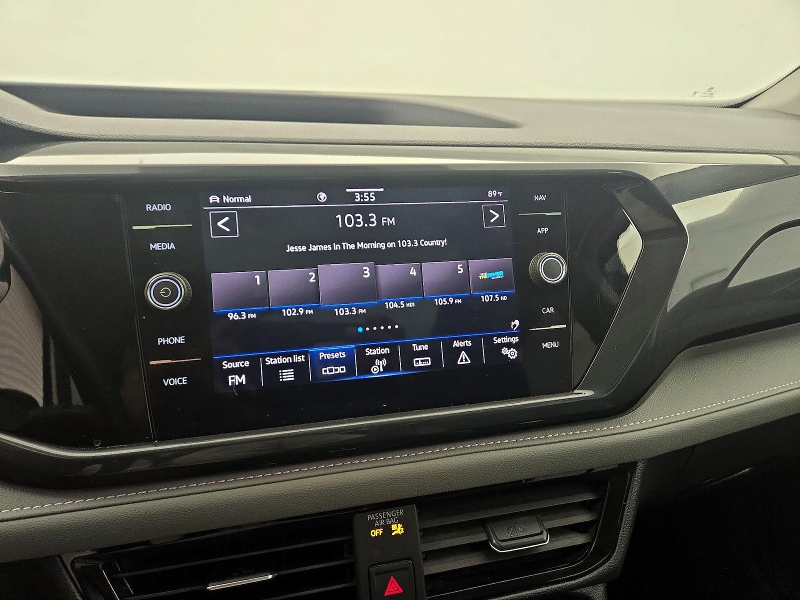 2024 Volkswagen Taos SEL - Photo 16