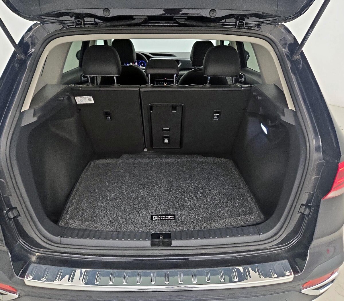 Trunk/Cargo (Seats Up)