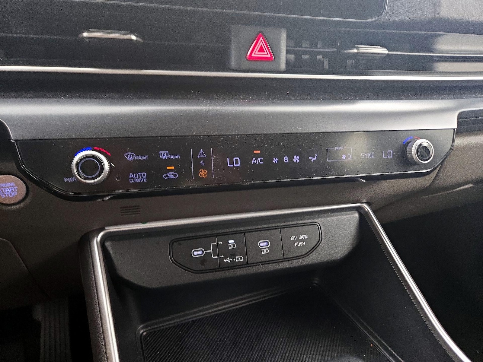 2025 Kia Carnival LXS - Photo 18