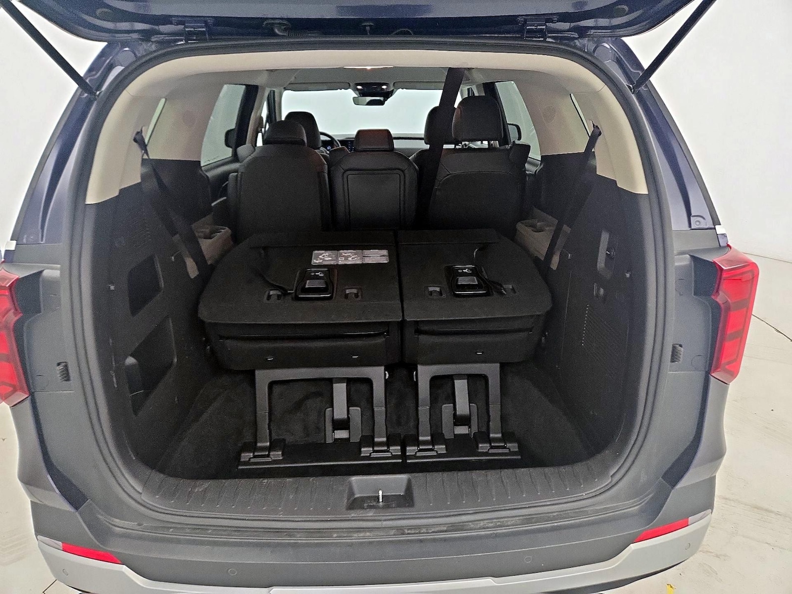 2025 Kia Carnival LXS - Photo 24