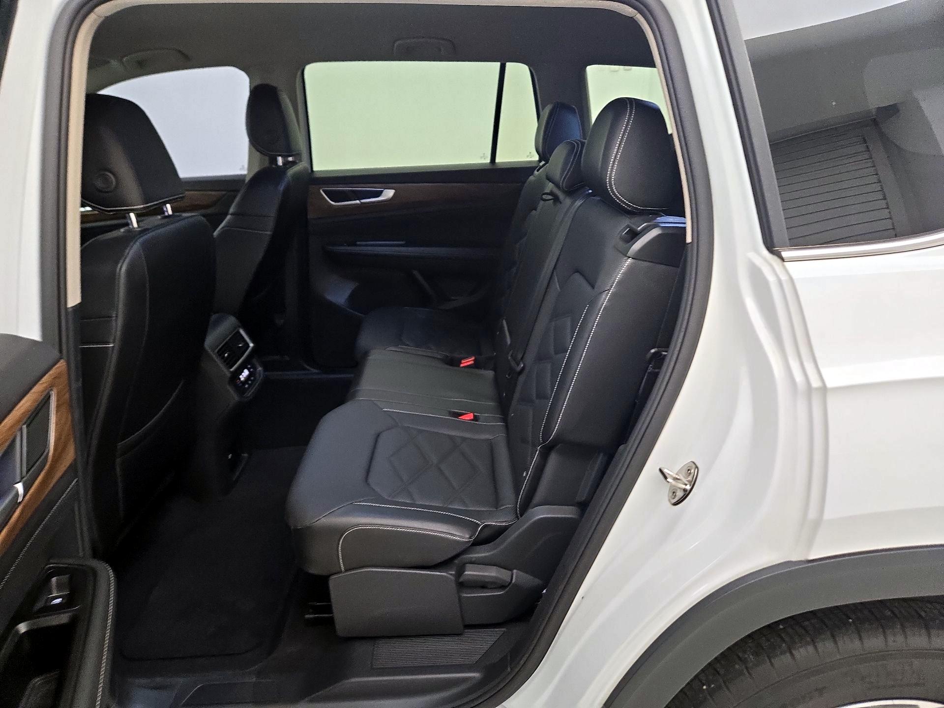 Thumbnail: 2024 Volkswagen Atlas - 19