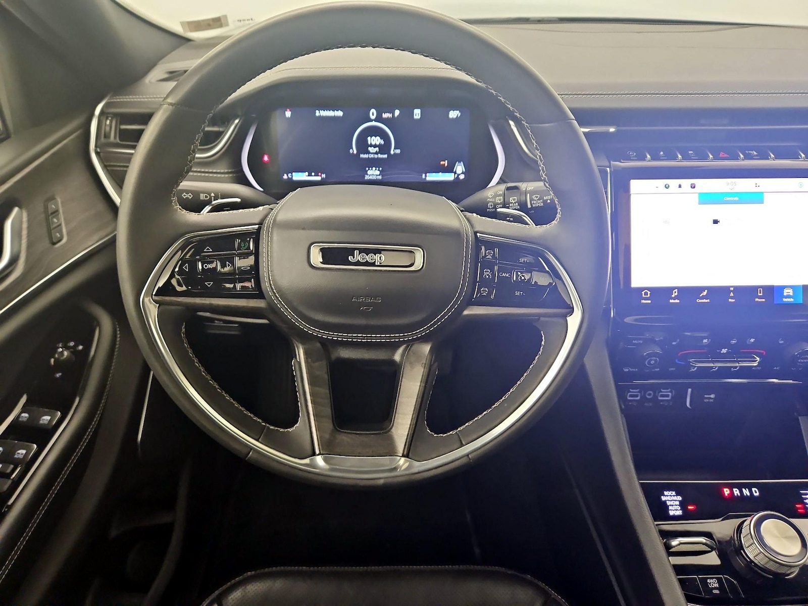 2023 Jeep Grand Cherokee Overland - Photo 11