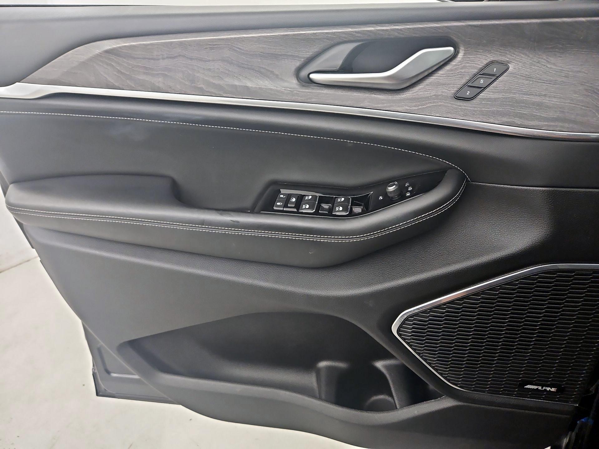 Thumbnail: 2023 Jeep Grand Cherokee - 12