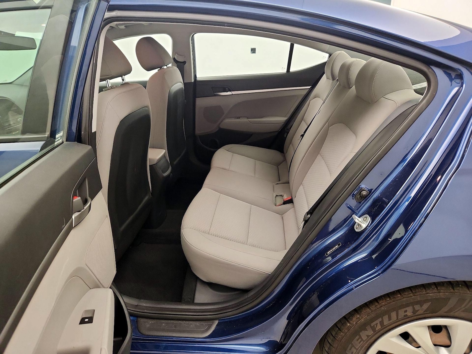2020 Hyundai Elantra SE - Photo 17