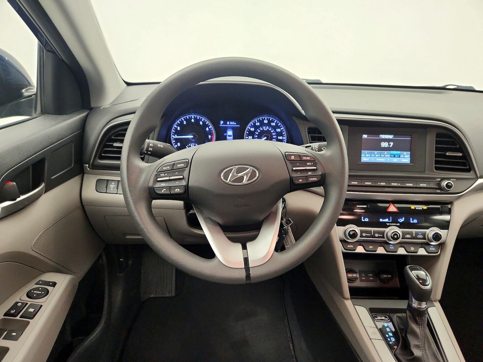 2020 Hyundai Elantra SE - Photo 9