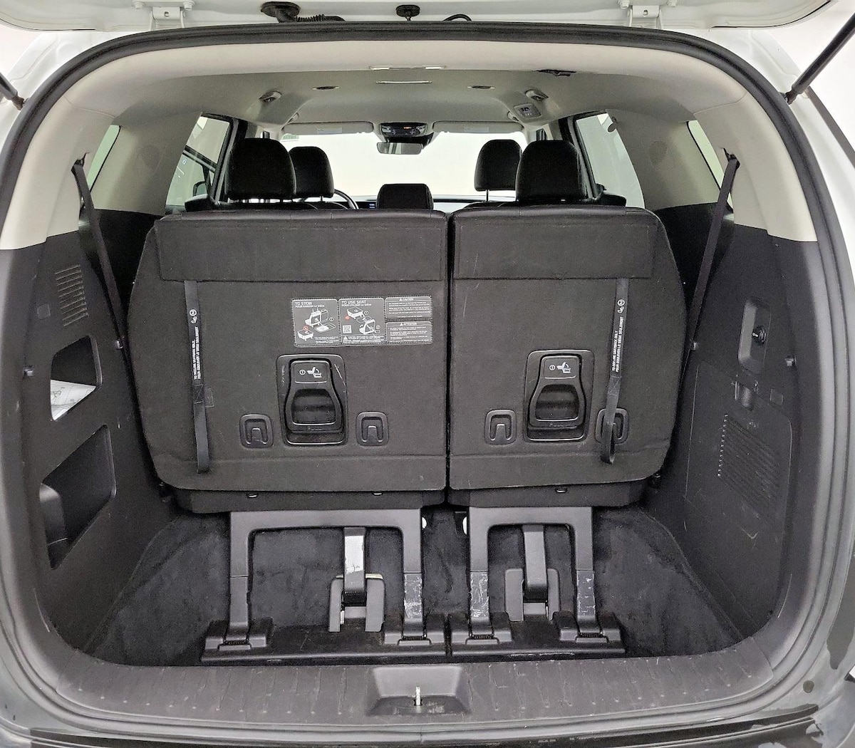 Trunk/Cargo (Seats Up)