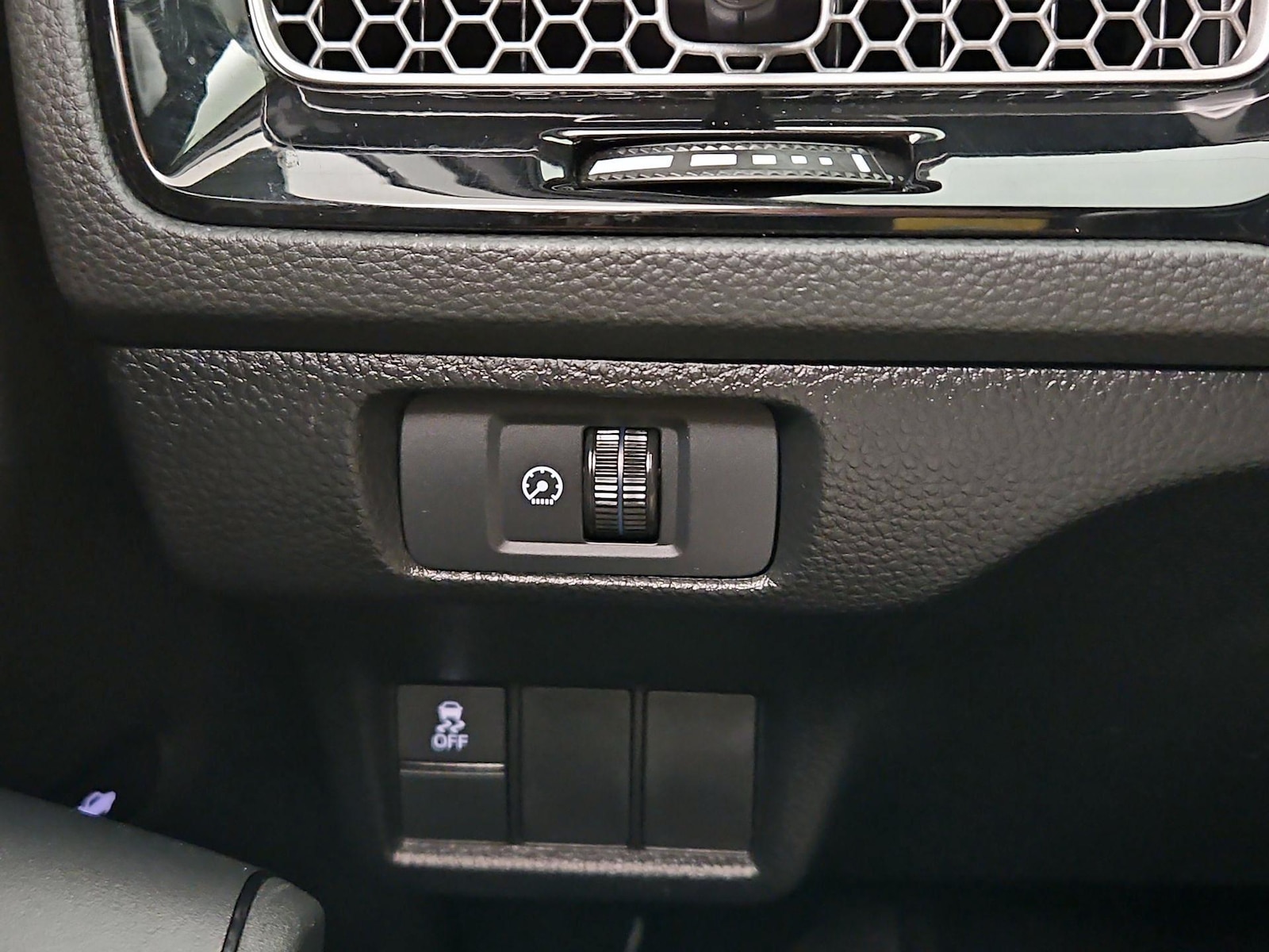 2025 Honda Civic Sport - Photo 14