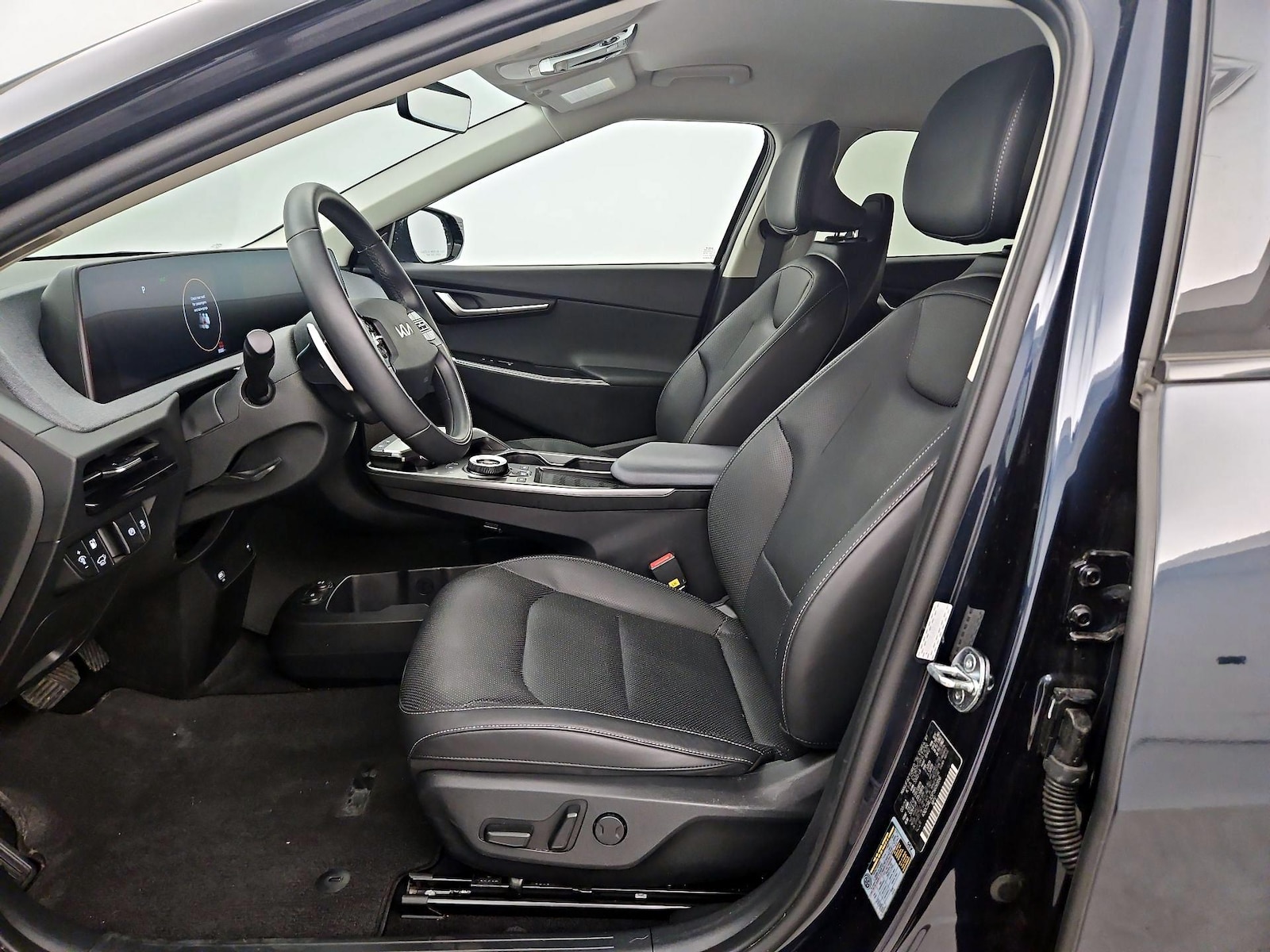 2023 Kia EV6 Wind - Photo 12