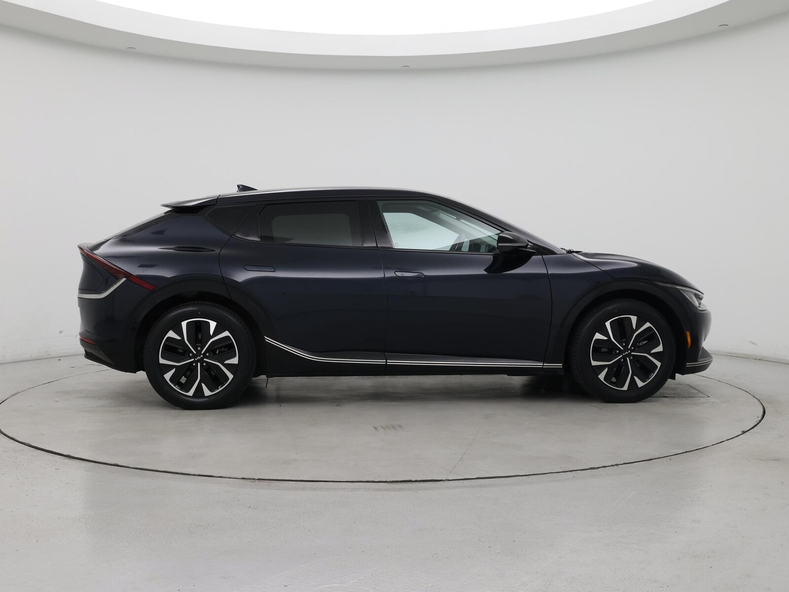 2023 Kia EV6 Wind - Photo 8
