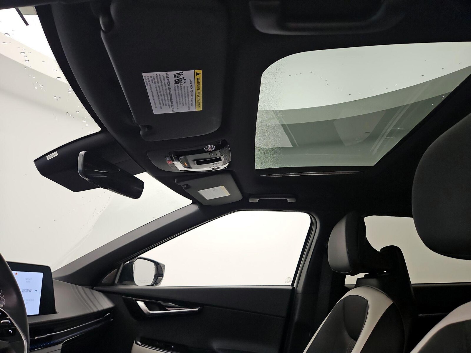 Sunroof(s) & Overhead Airbags